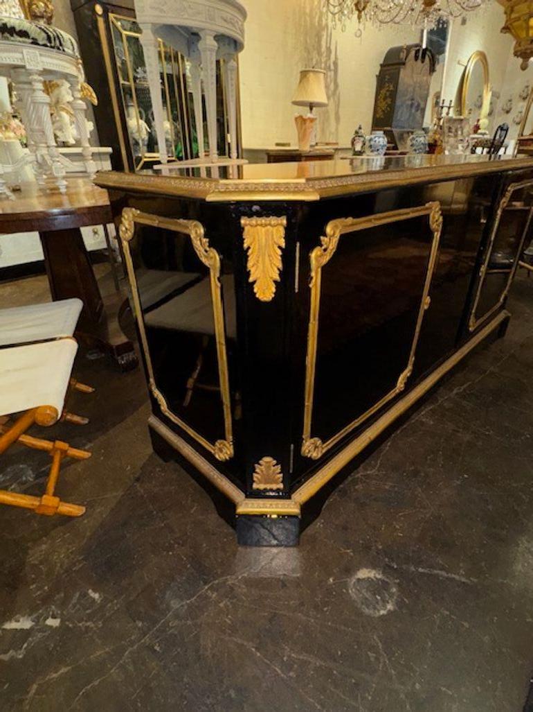 Credenza di transizione francese del XIX secolo laccata in nero e bronzo dorato in vendita 1