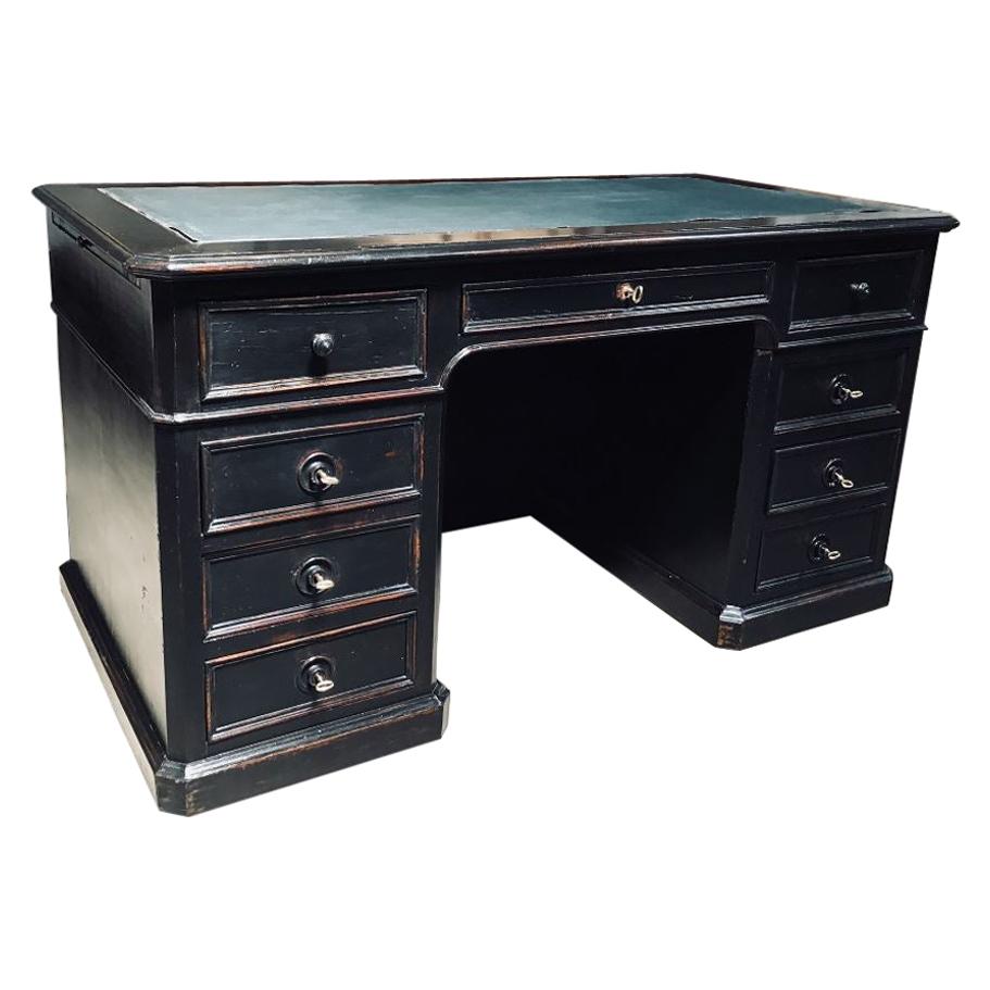 19th Century French Black Lacquered Wooden Writing Desk with Leather Top For Sale