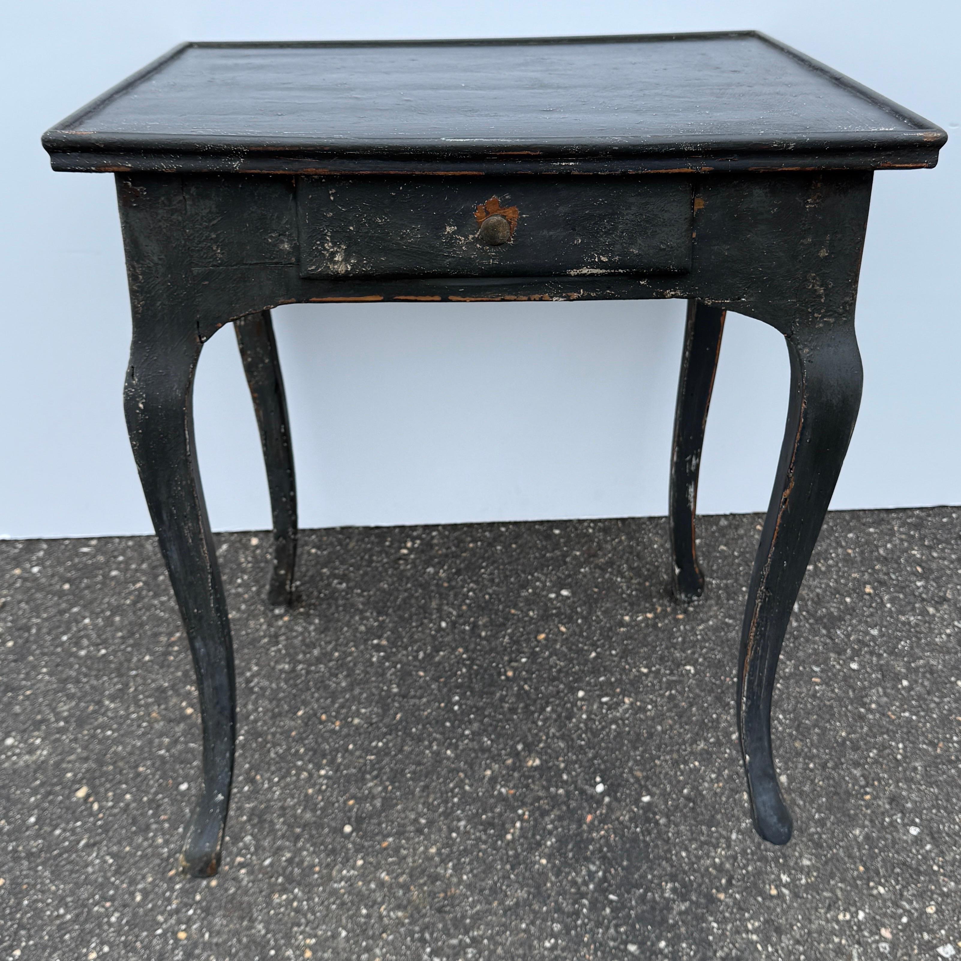 Hand-Carved 19th Century French Black Painted Rectangular Hall Side Table For Sale