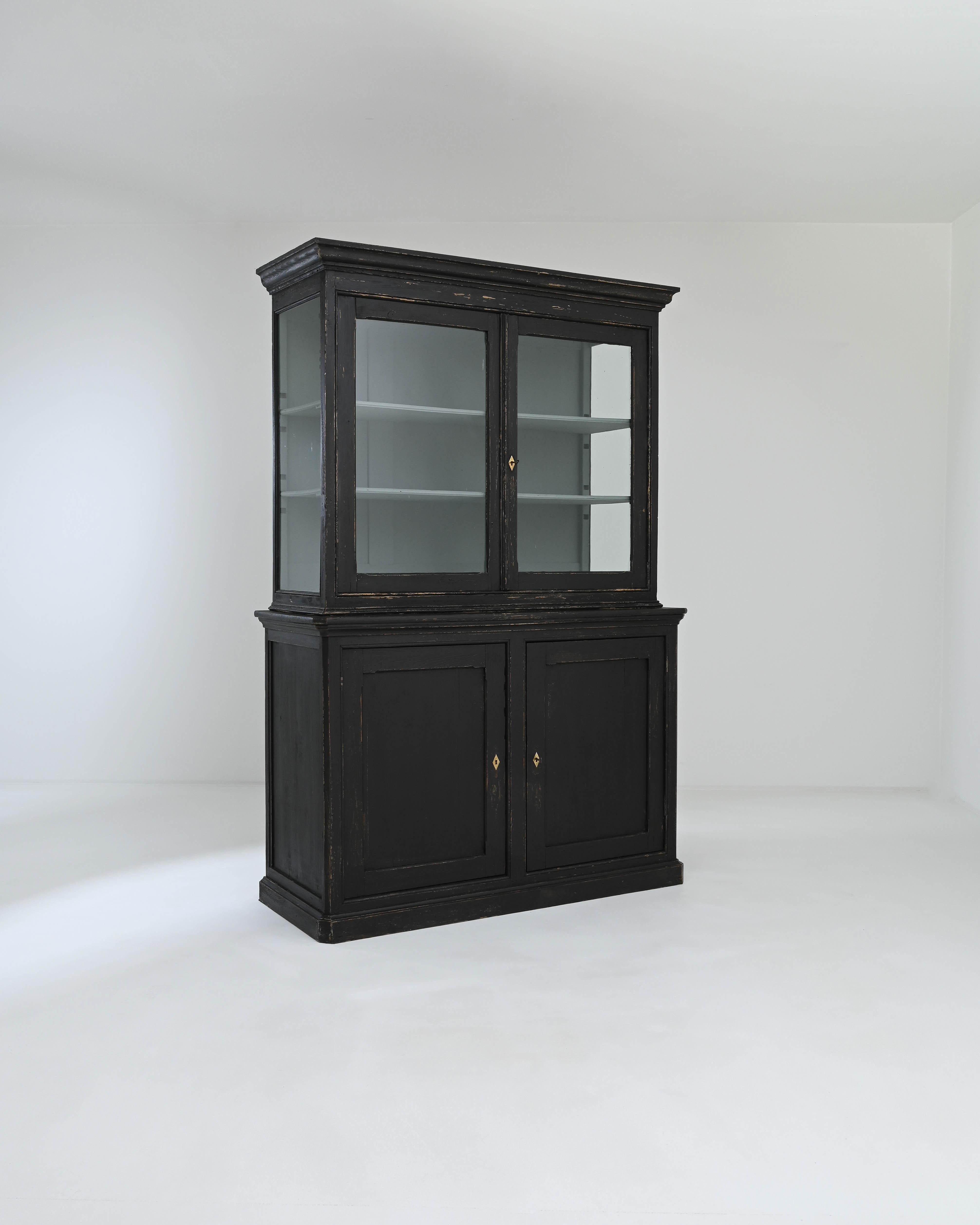19th Century French Black Patinated Wooden Vitrine In Good Condition In High Point, NC