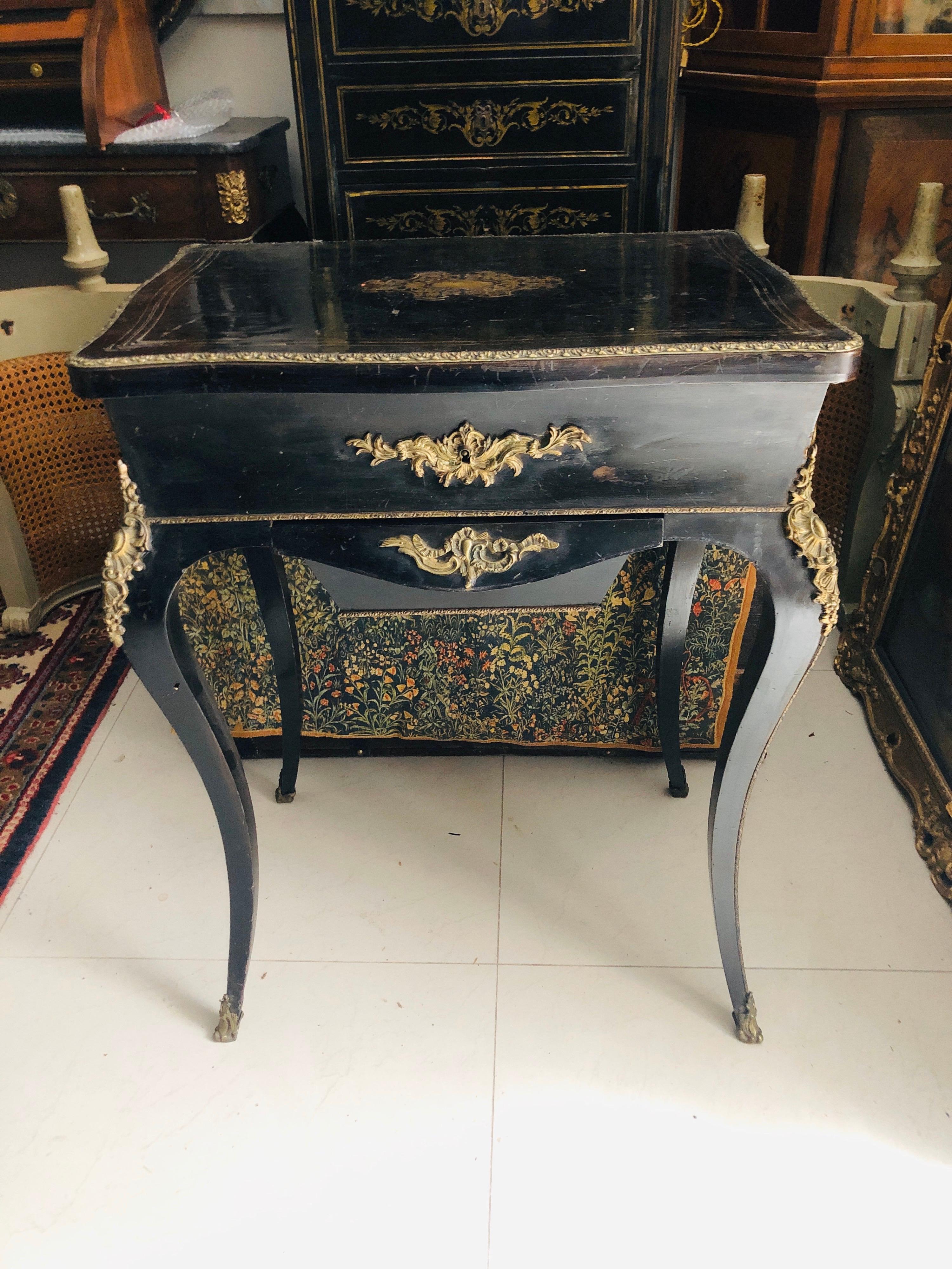 19th Century French Black Wooden Working Table with Brass Decoration For Sale 10