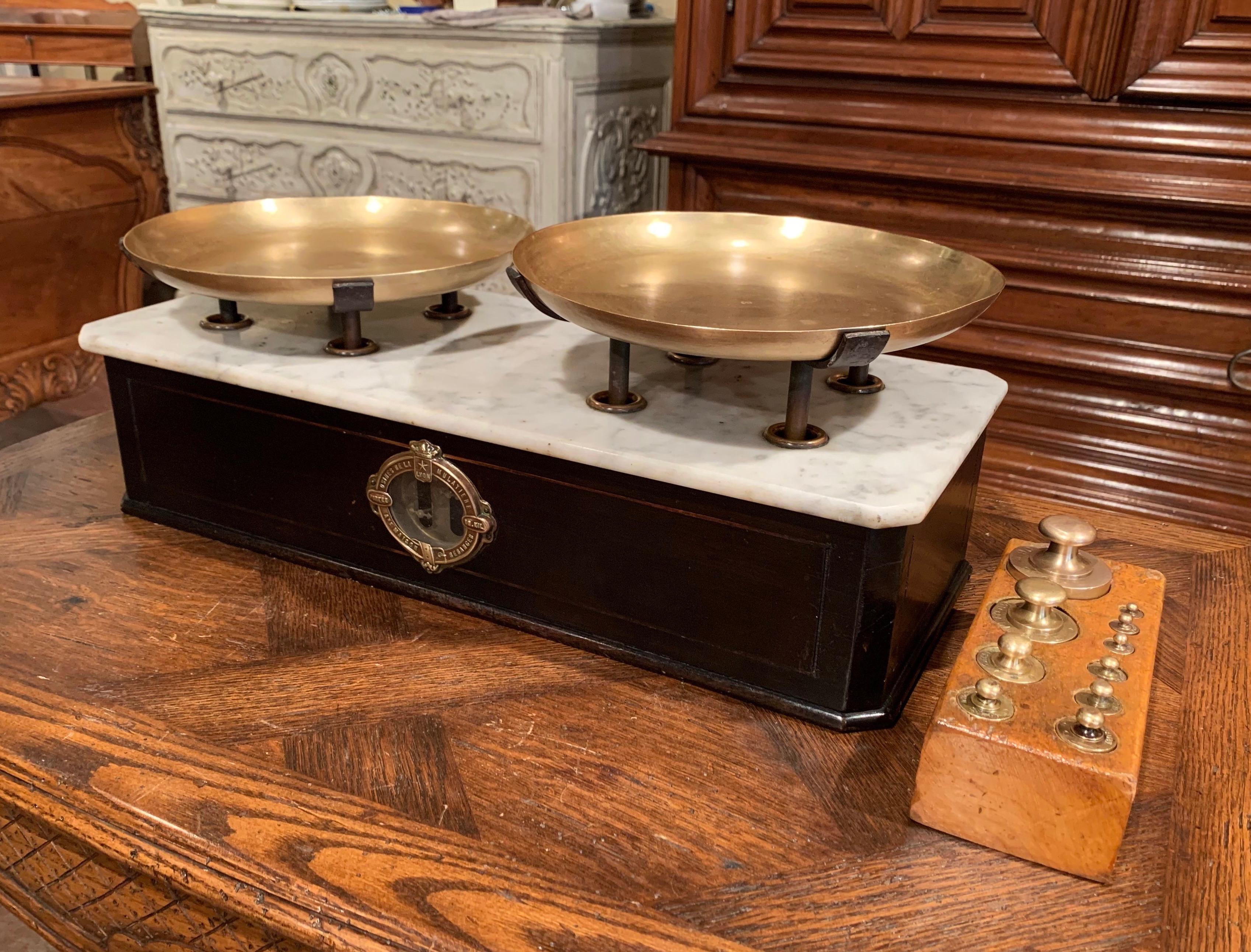 19th Century French Blackened and Marble Balance Scale and Set of Weights In Excellent Condition In Dallas, TX