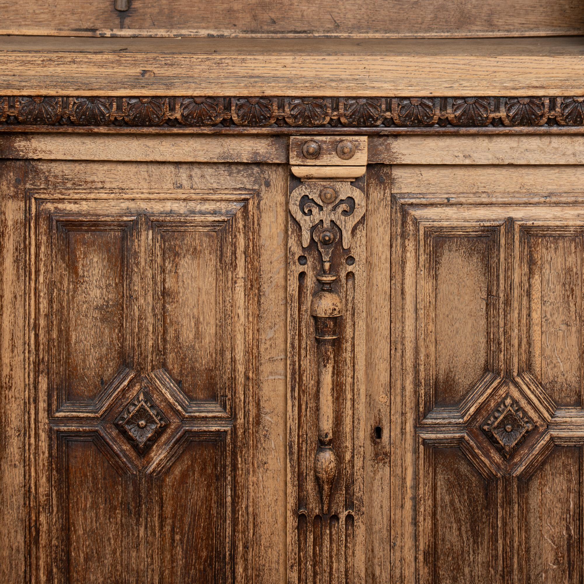 19th Century French Bleached Oak Bookcase Display Cabinet im Angebot 5