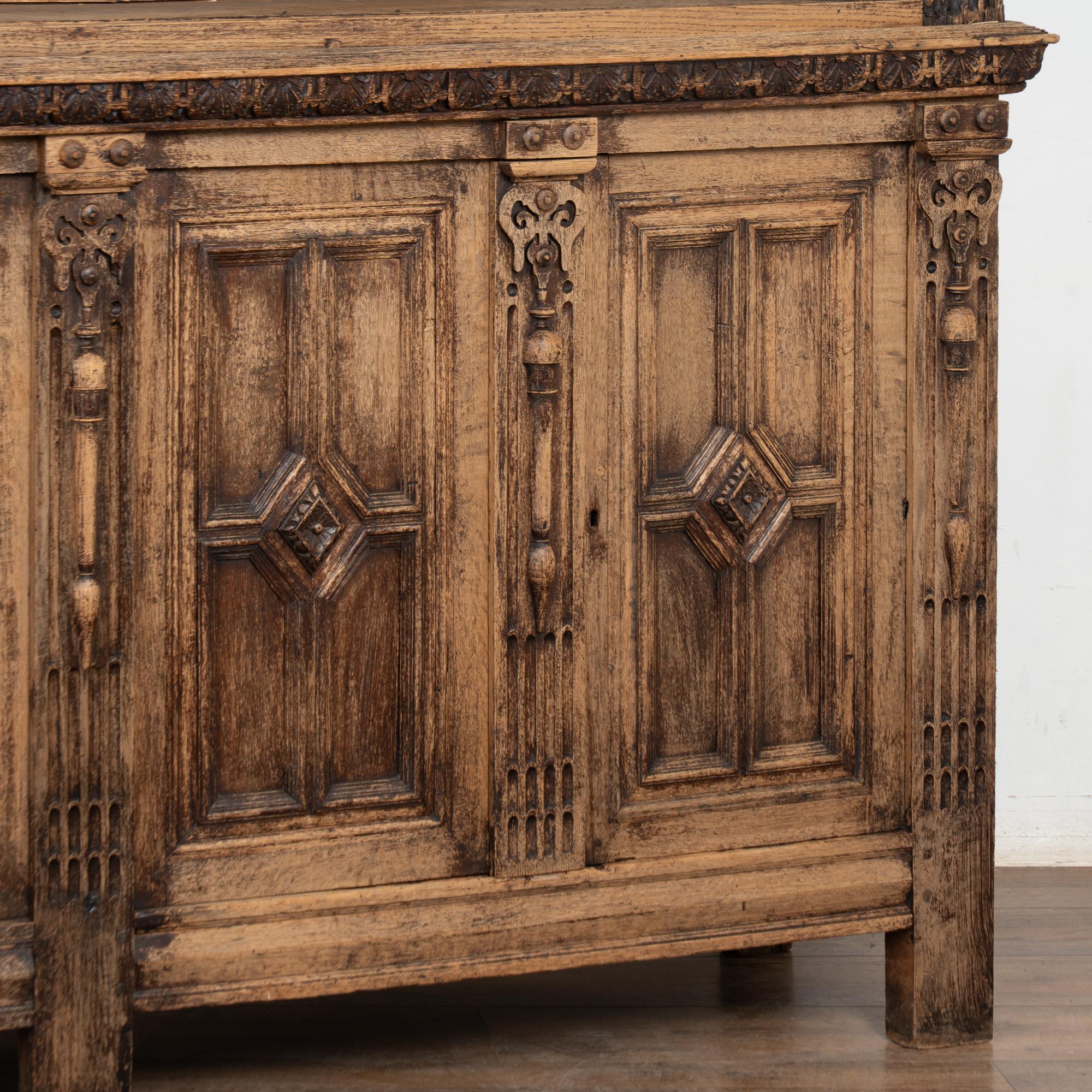 19th Century French Bleached Oak Bookcase Display Cabinet im Angebot 7