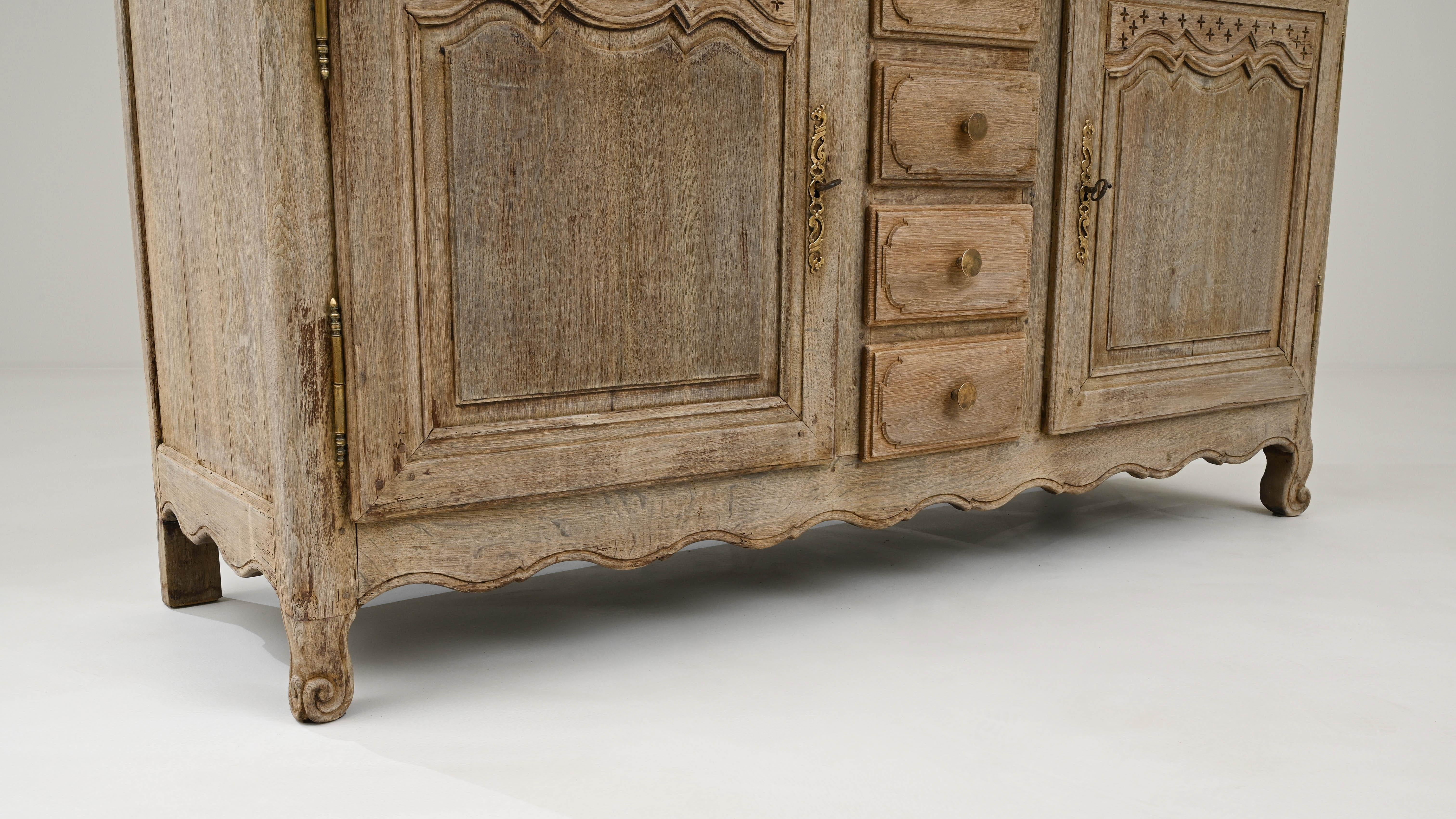 19th Century French Bleached Oak Buffet a Deux Corps 7