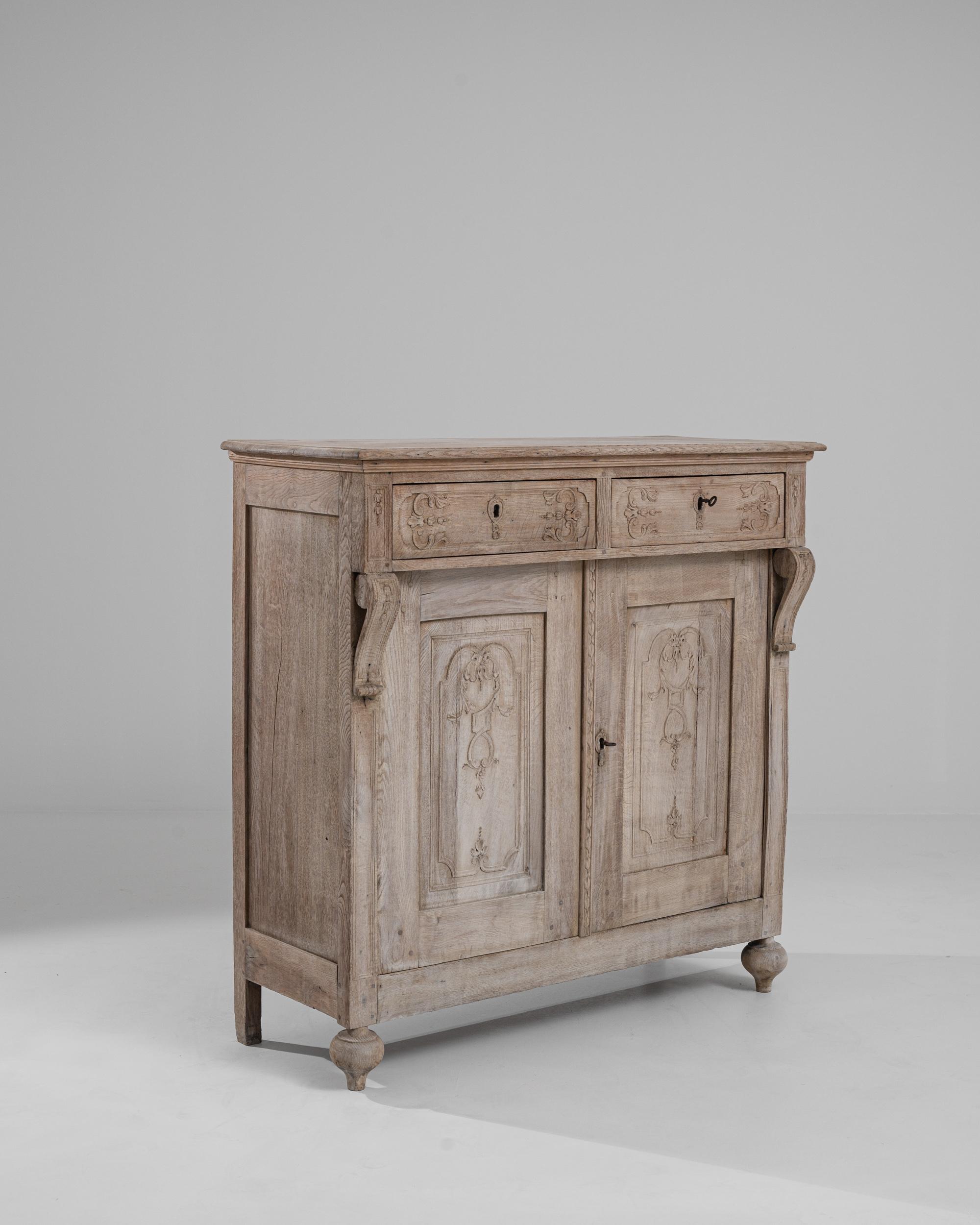 Wood 19th Century French Bleached Oak Buffet For Sale
