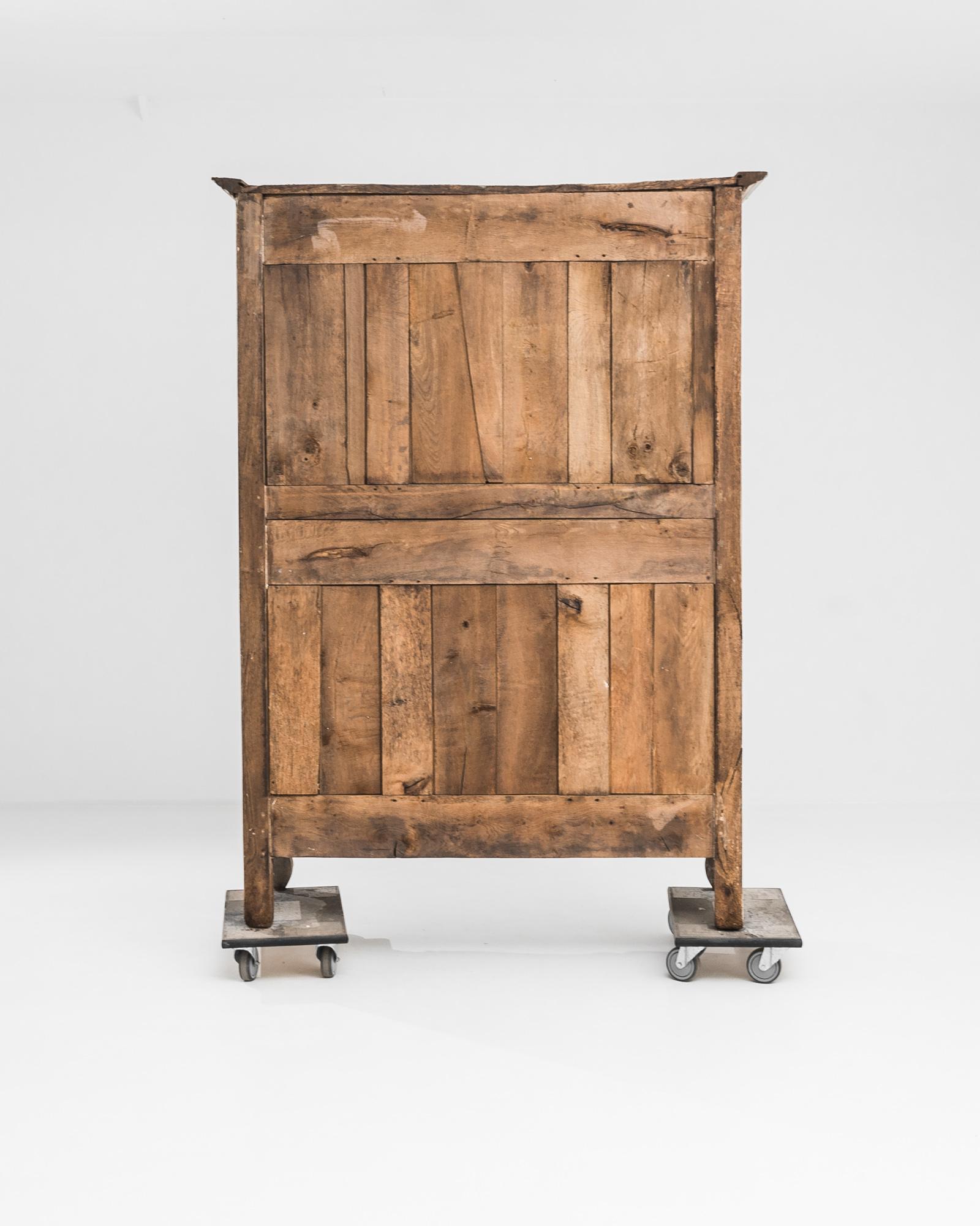 Francese Armadio francese del XIX secolo in Oak sbiancato in vendita