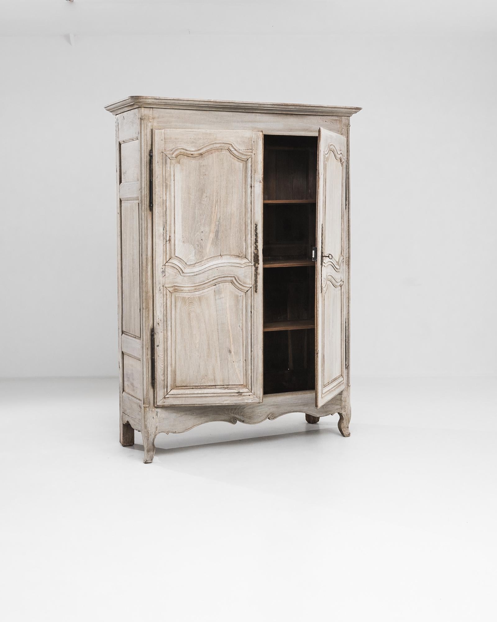 19th Century French Bleached Oak Cabinet In Good Condition For Sale In High Point, NC