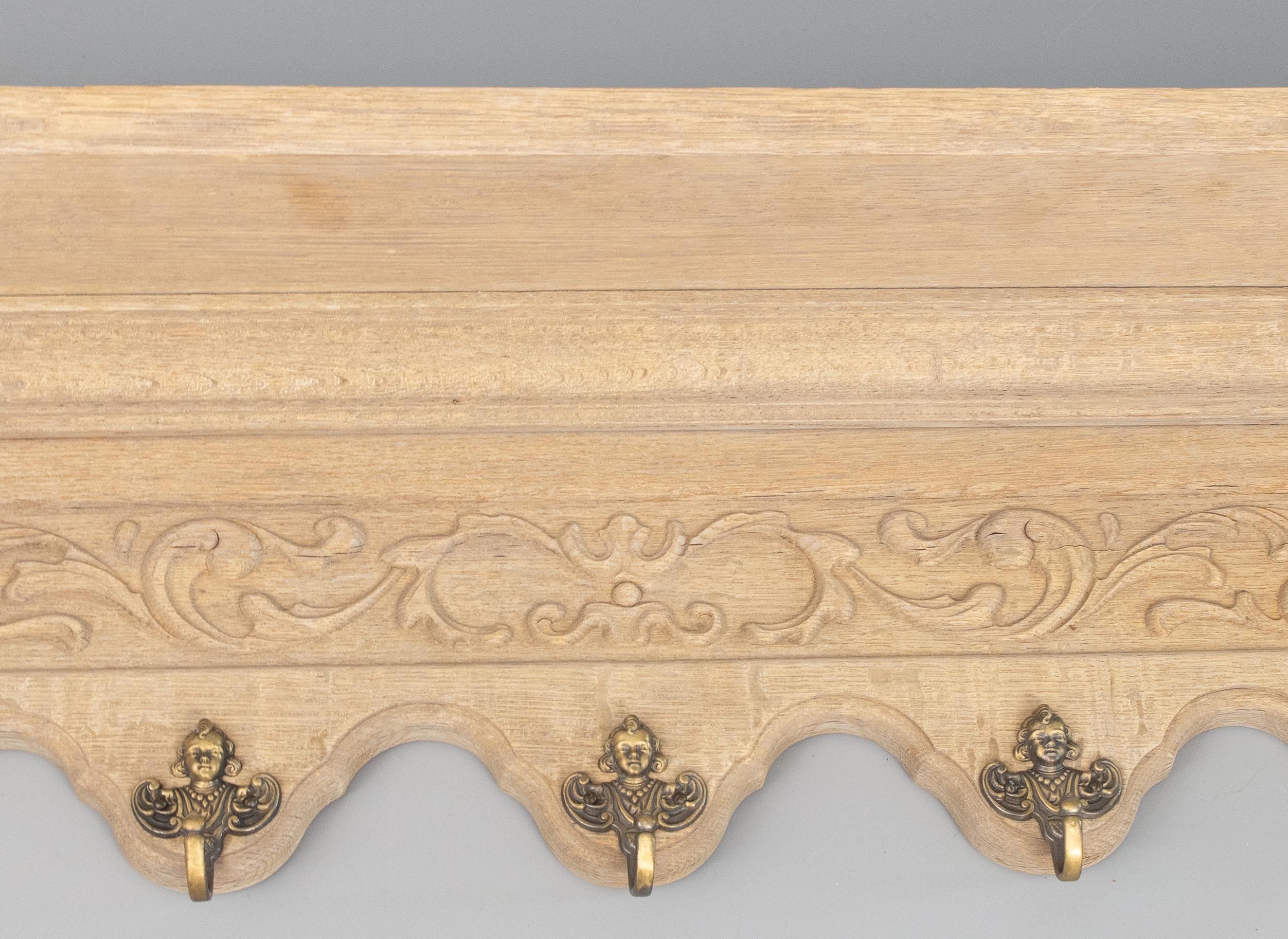 19th-Century French Bleached Oak Carved Coat Rack In Good Condition In Pearland, TX