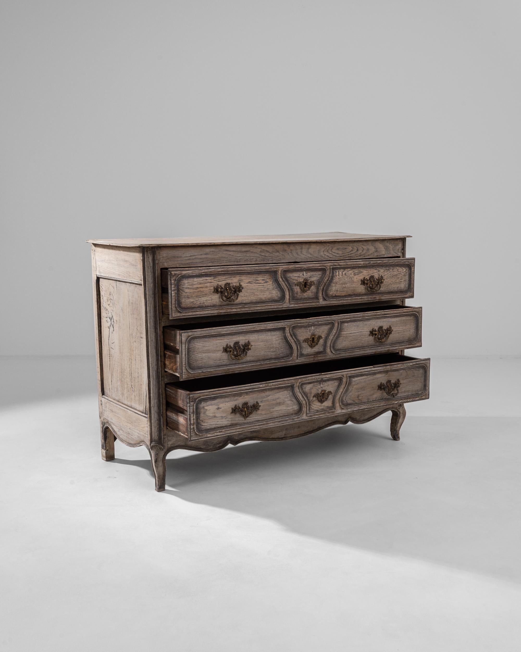 19th Century French Bleached Oak Chest of Drawers For Sale 8