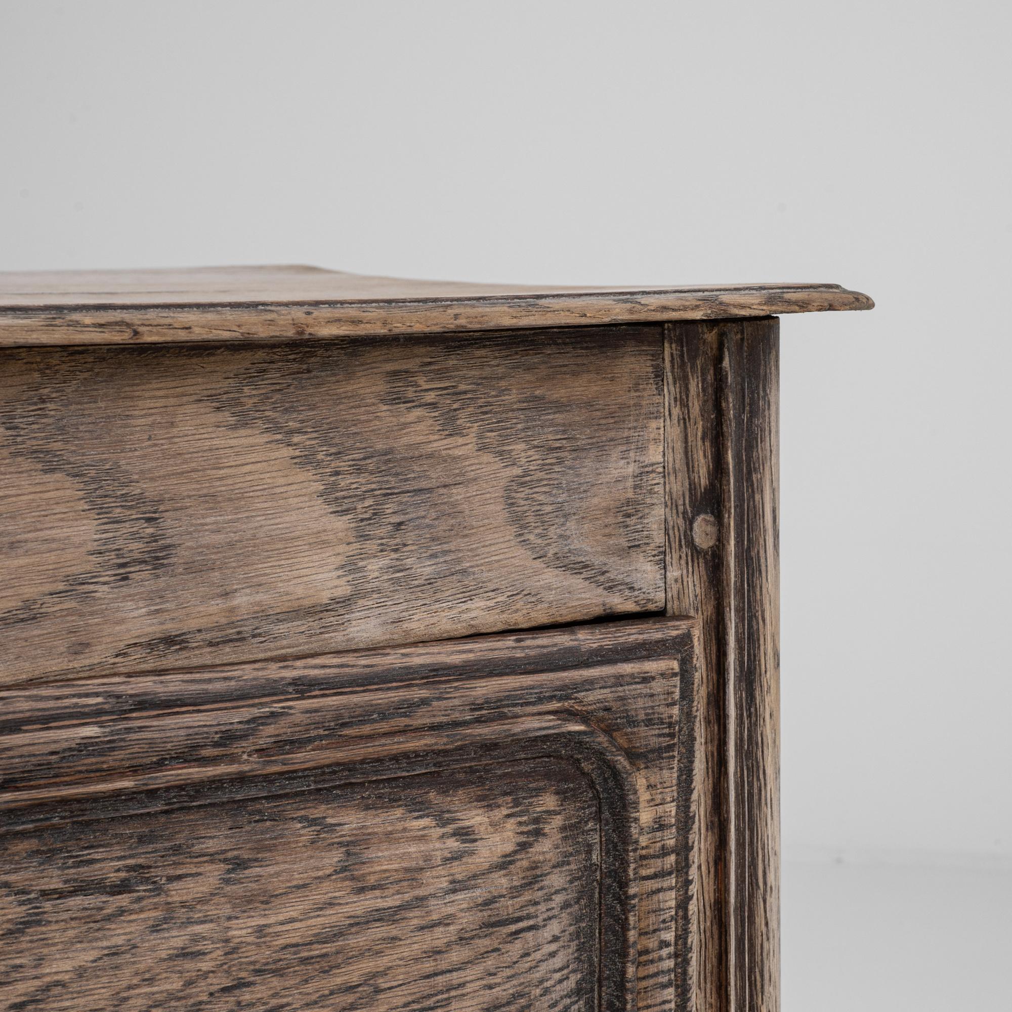 Wood 19th Century French Bleached Oak Chest of Drawers For Sale