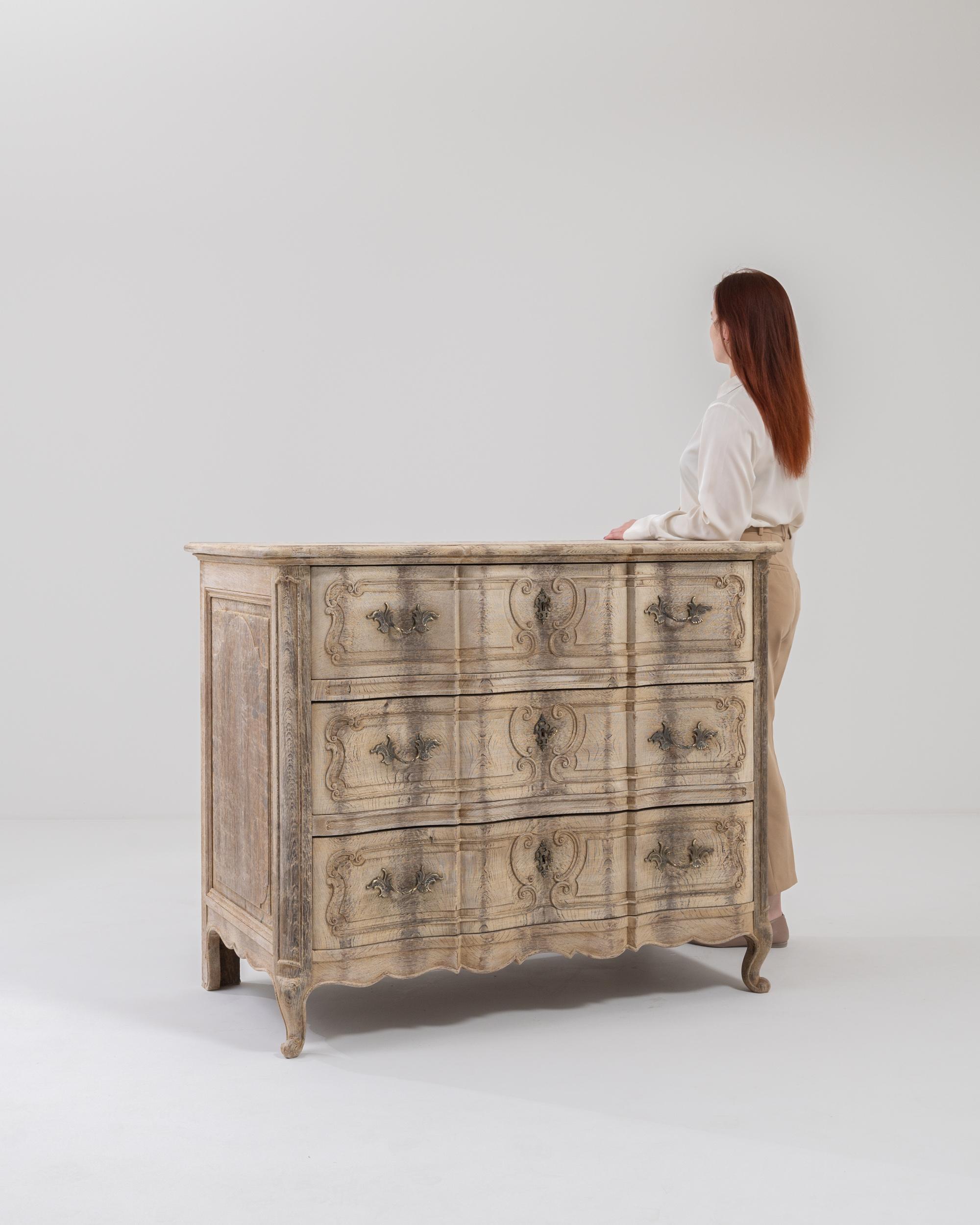 Wood 19th Century French Bleached Oak Chest of Drawers