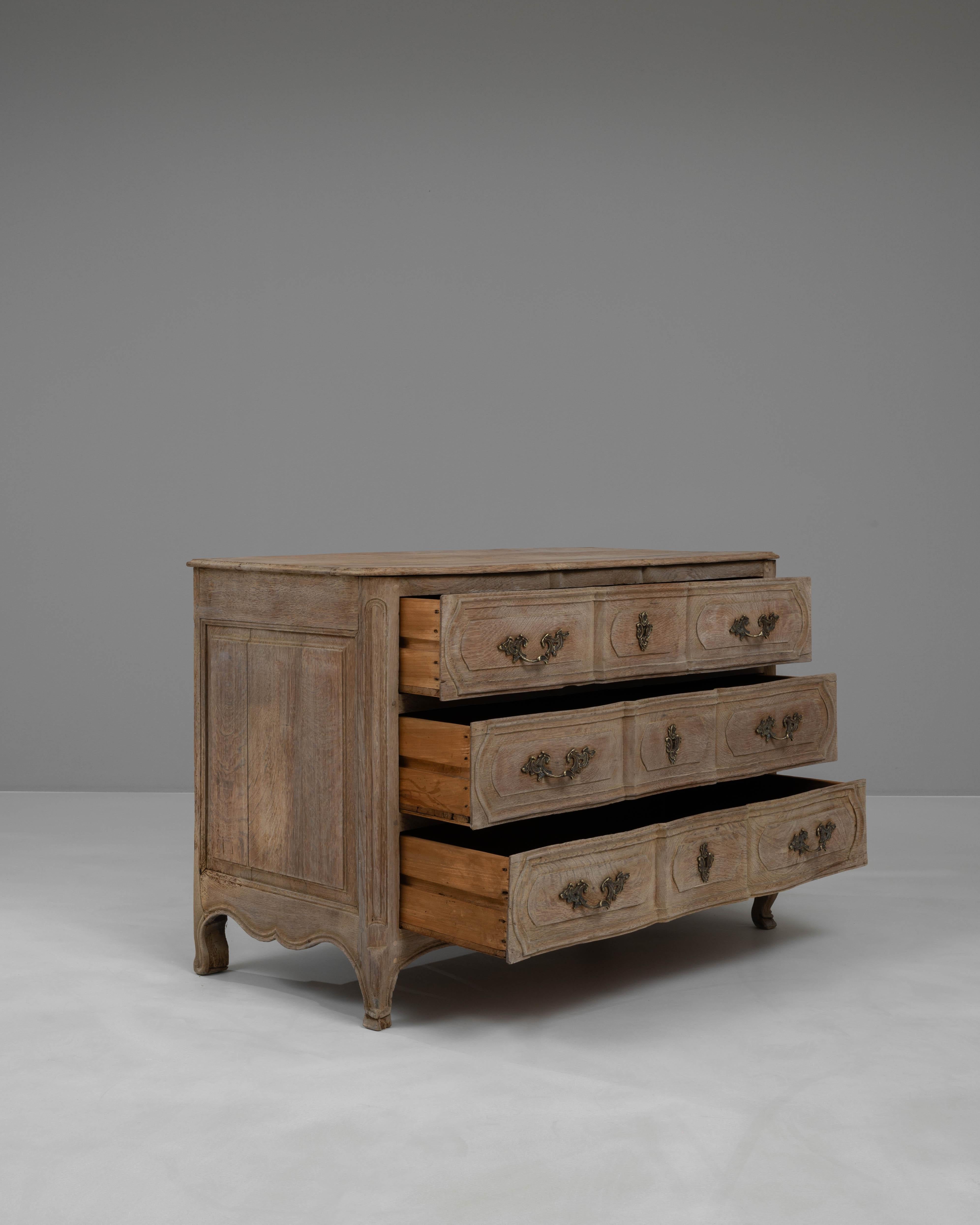 19th Century French Bleached Oak Chest Of Drawers 3