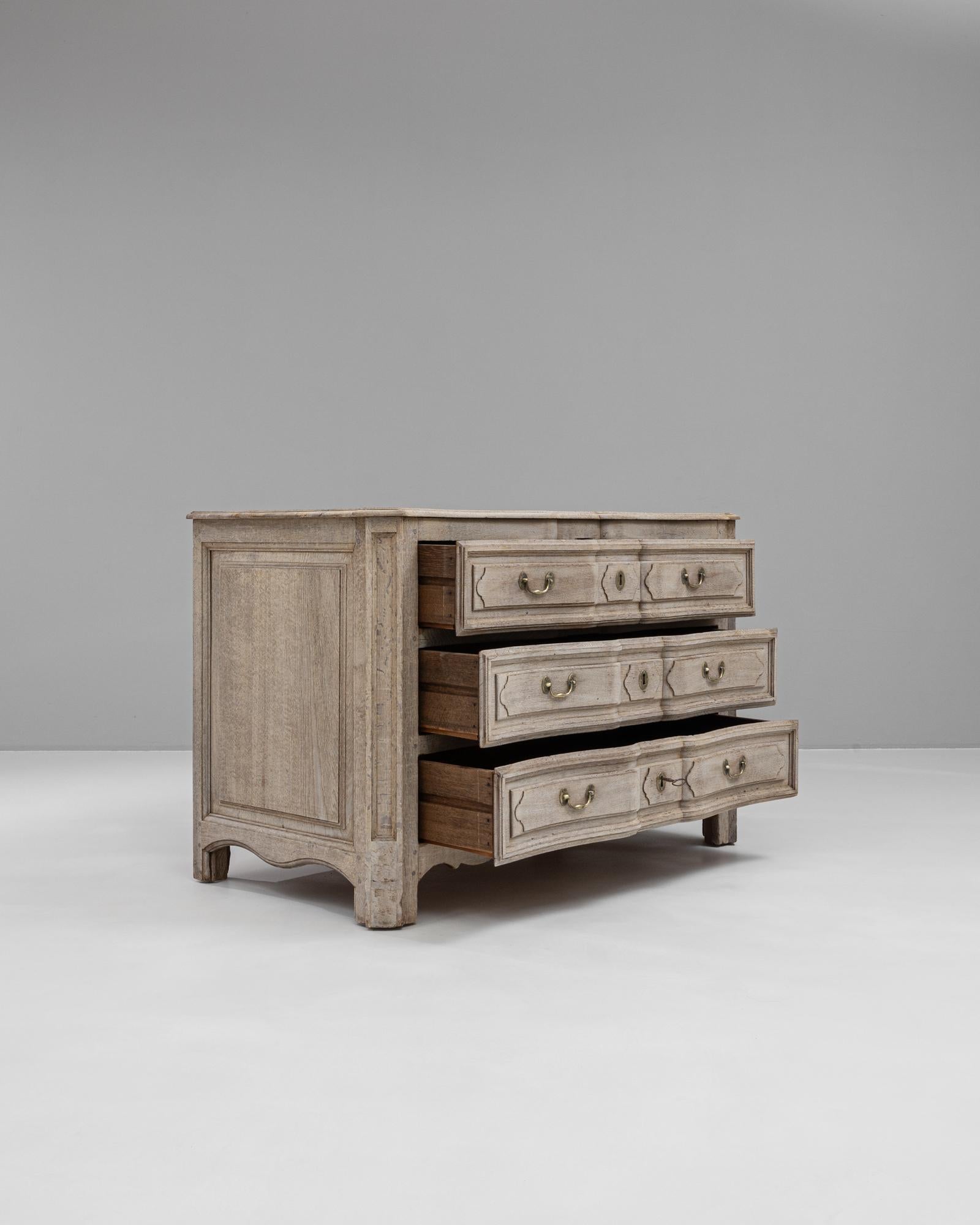 19th Century French Bleached Oak Chest Of Drawers For Sale 3