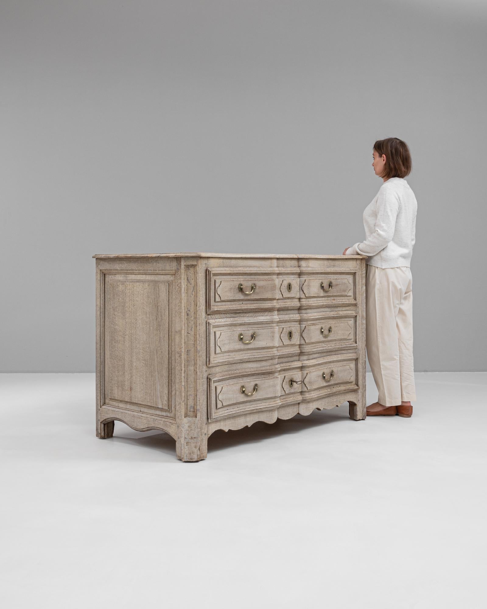 19th Century French Bleached Oak Chest Of Drawers For Sale 4