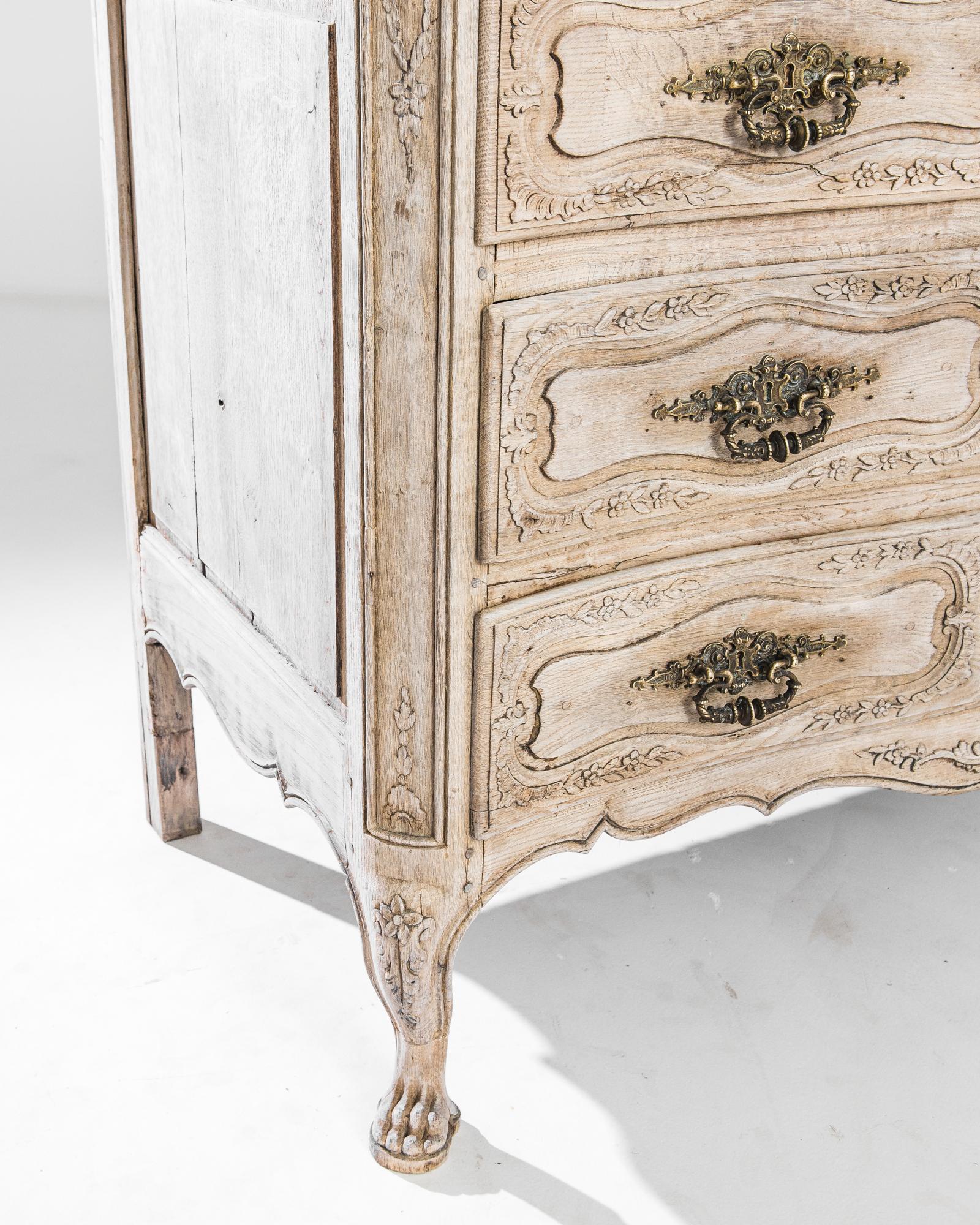 19th Century French Bleached Oak Chest of Drawers For Sale 2