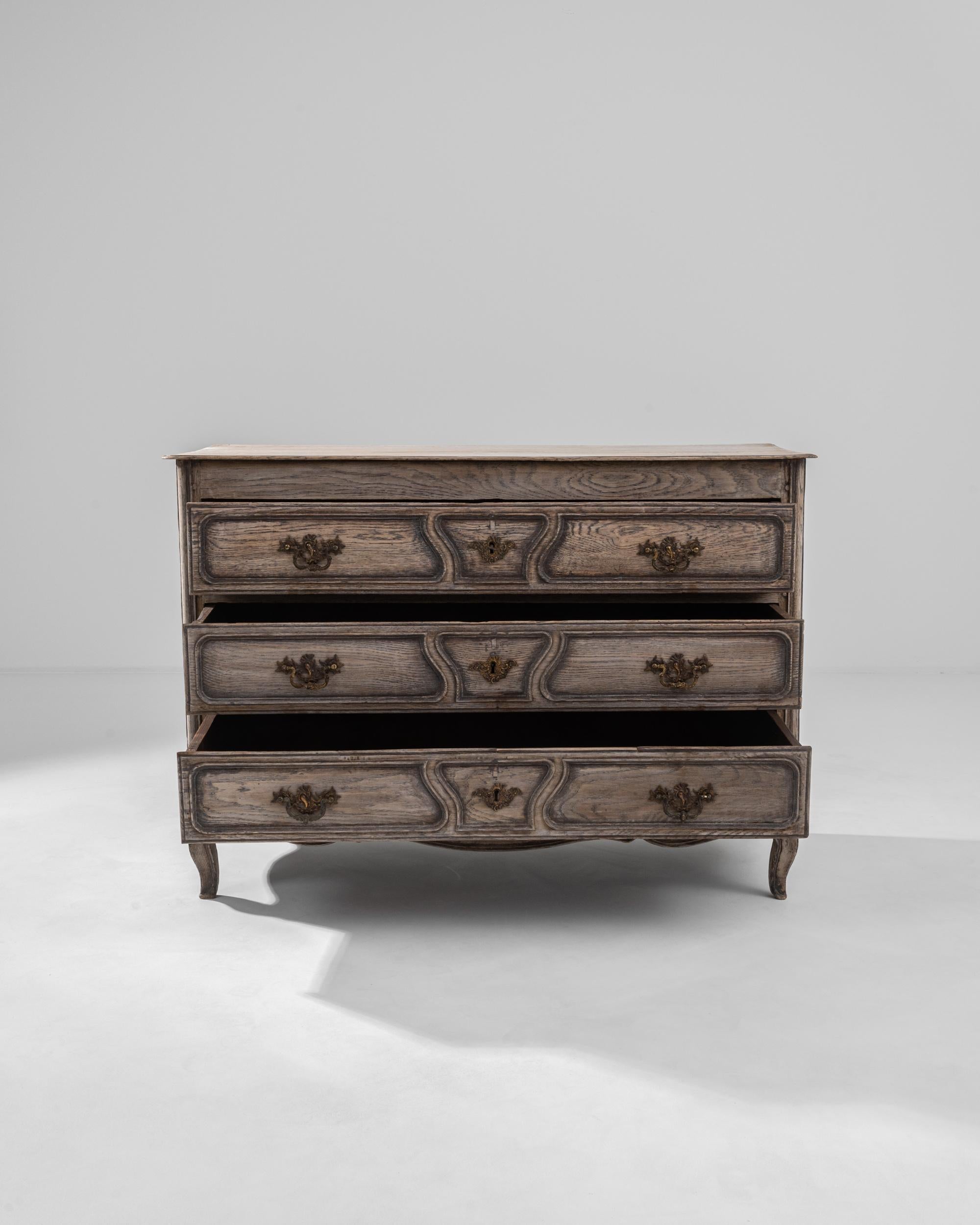 19th Century French Bleached Oak Chest of Drawers For Sale 4