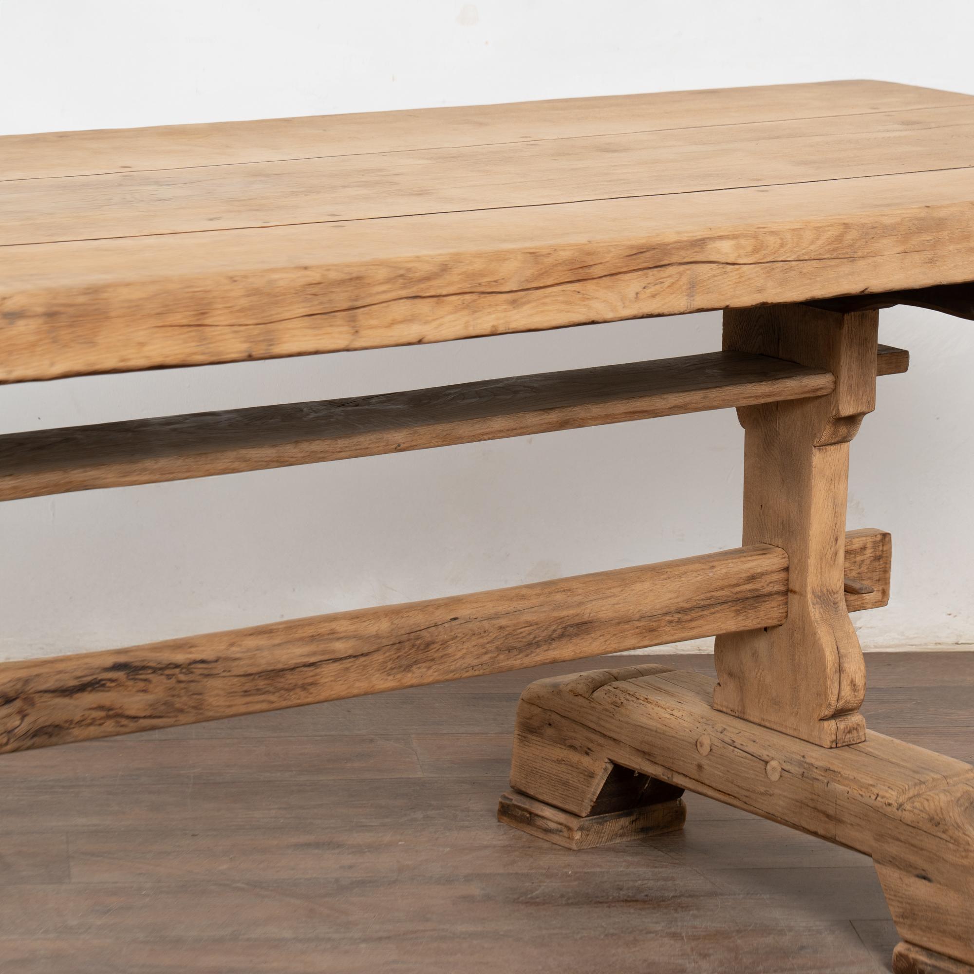 19th Century French Bleached Oak Dining Table en vente 2