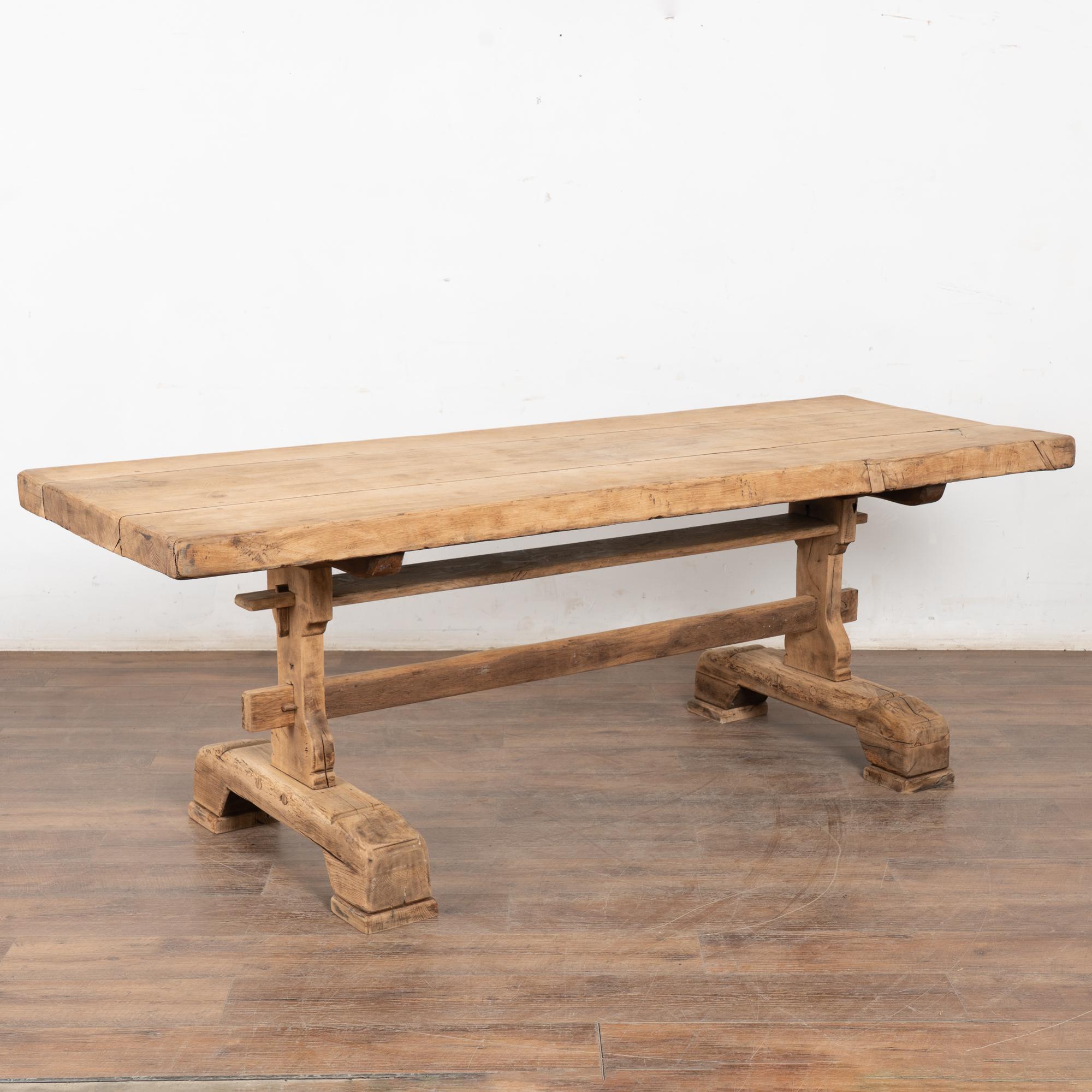 19th Century French Bleached Oak Dining Table en vente 5