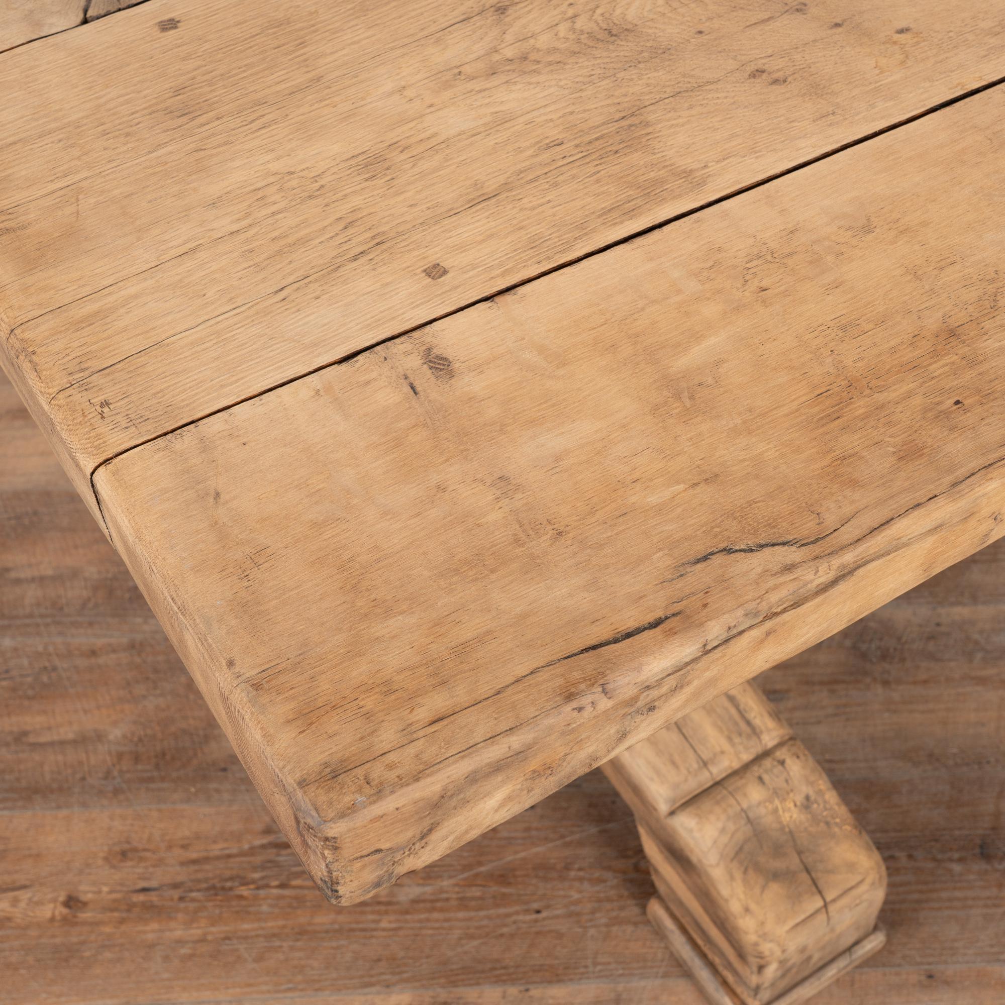 19th Century French Bleached Oak Dining Table État moyen - En vente à Round Top, TX