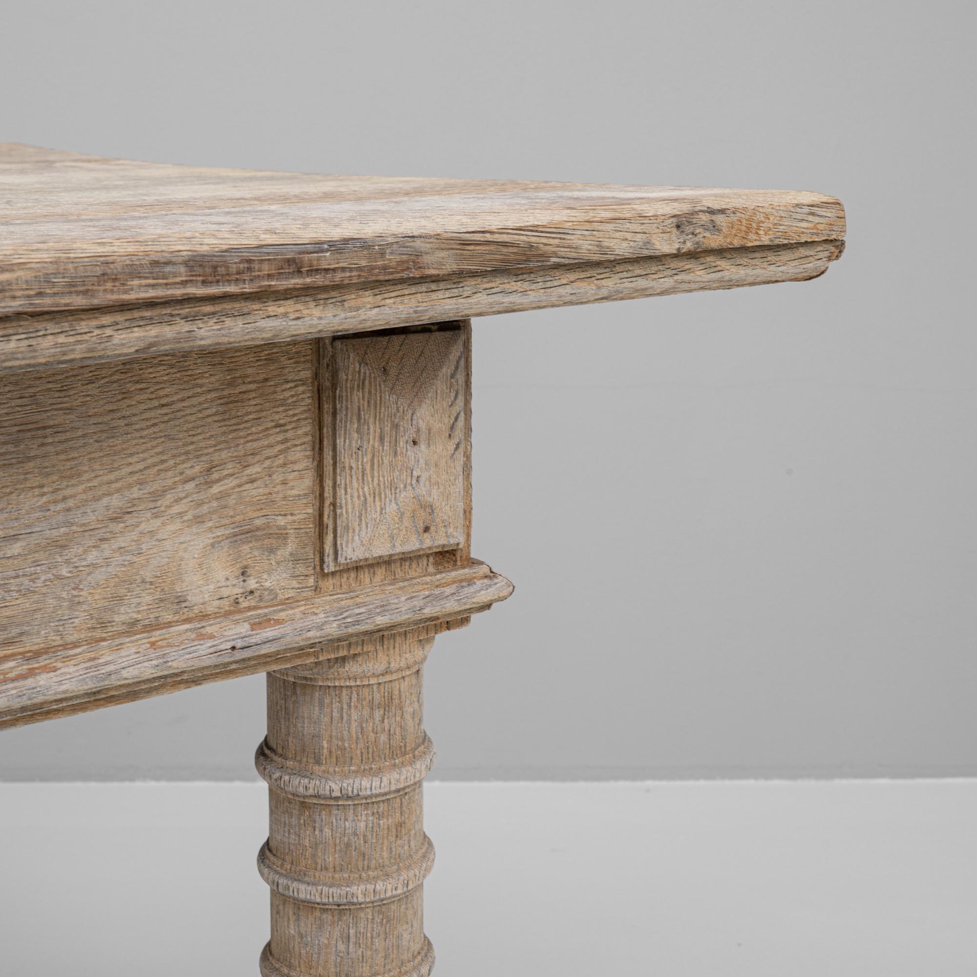 Mesa de comedor francesa de roble blanqueado del siglo XIX en venta 4