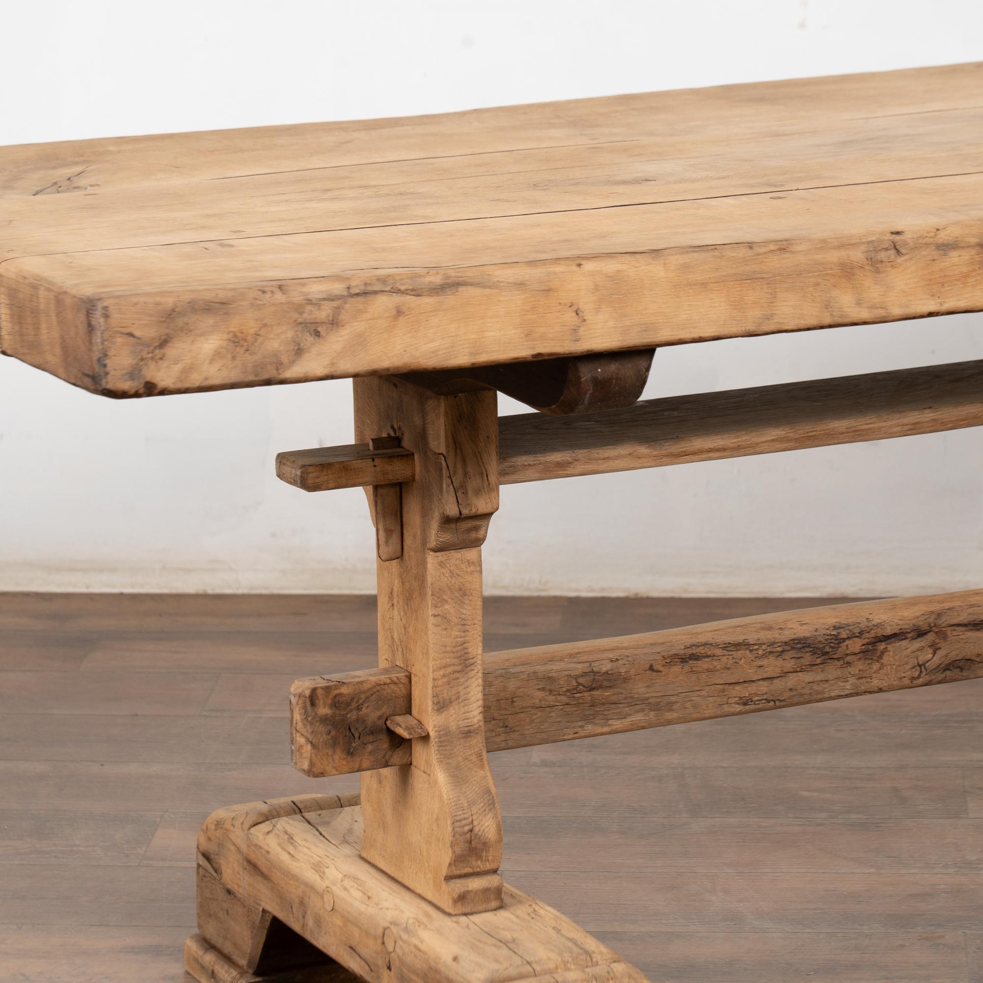 19th Century French Bleached Oak Dining Table en vente 1