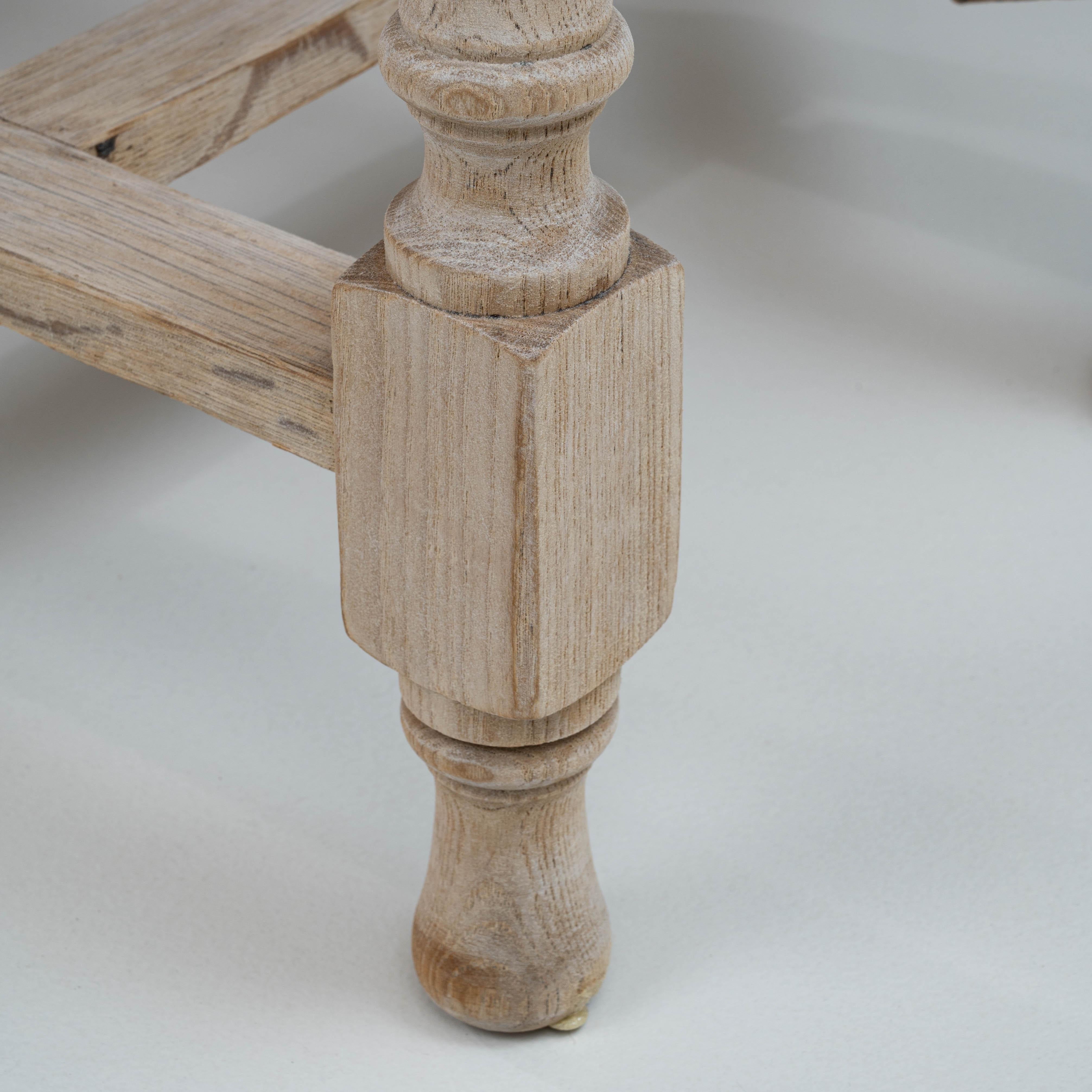 Table à abattant en chêne blanchi français du 19e siècle en vente 1