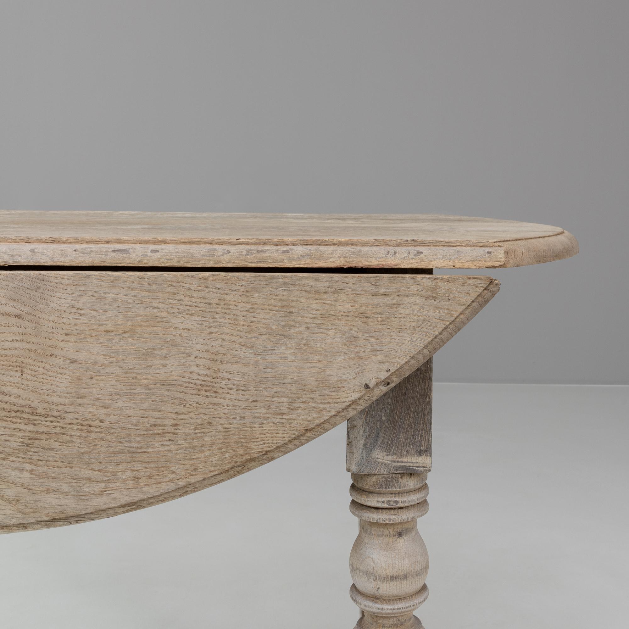 19th Century French Bleached Oak Folding Table On Wheels In Good Condition For Sale In High Point, NC