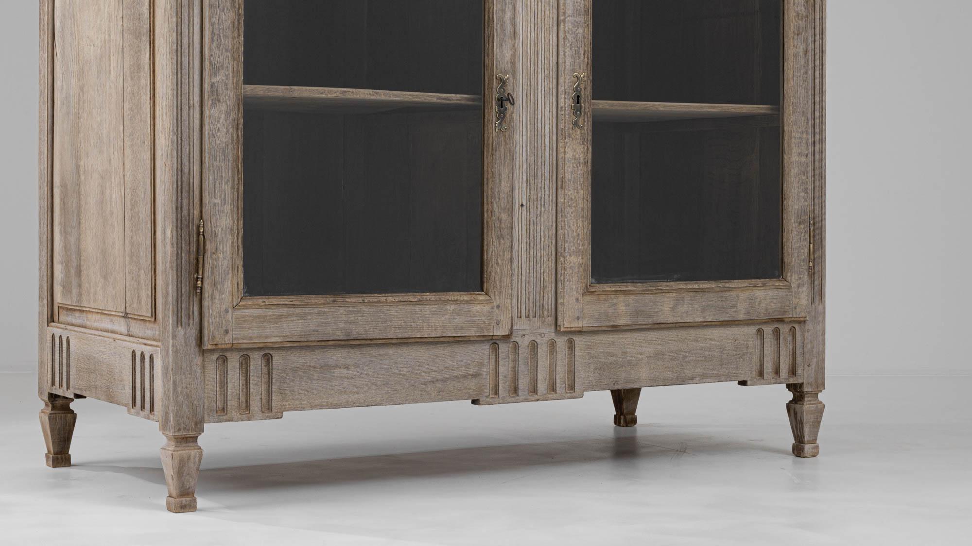 19th Century French Bleached Oak Vitrine For Sale 5