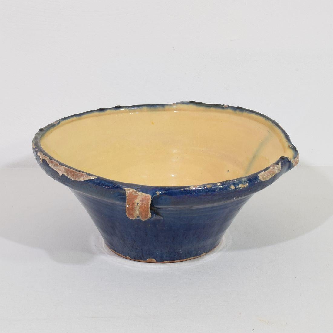 19th Century French Blue Glazed Terracotta Dairy Bowl or Tian In Good Condition For Sale In Buisson, FR