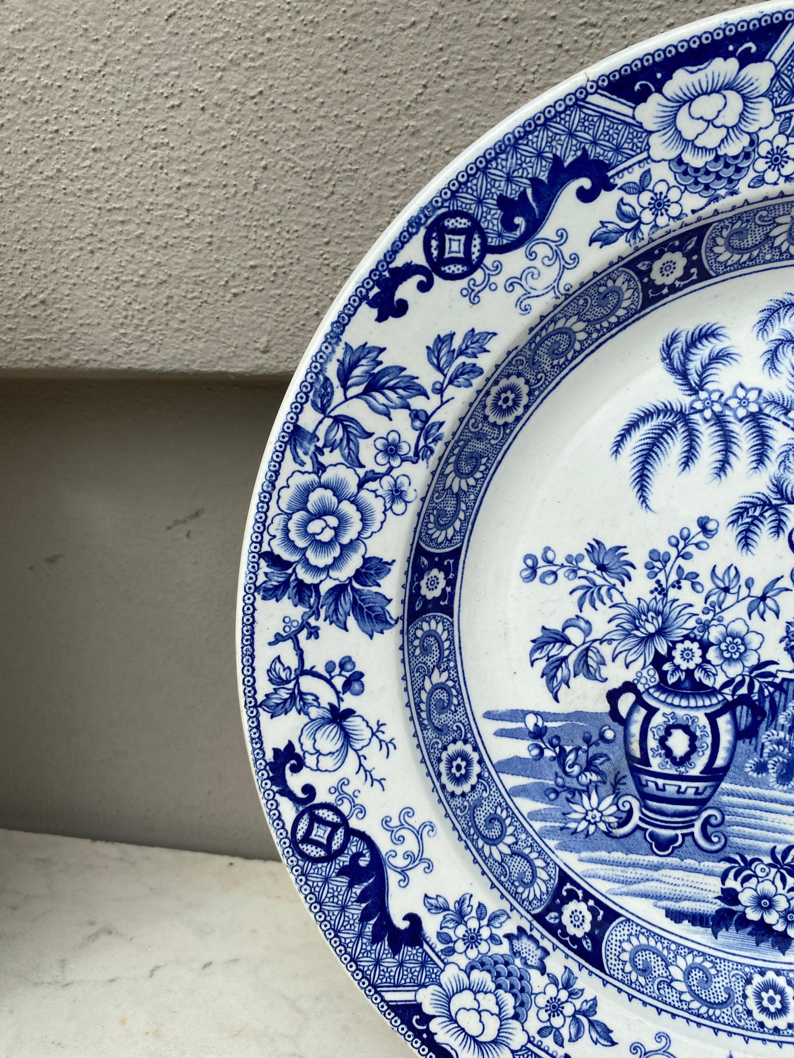 Chinoiseries Plat chinoiserie française du 19ème siècle, bleu et blanc Creil et Montereau en vente