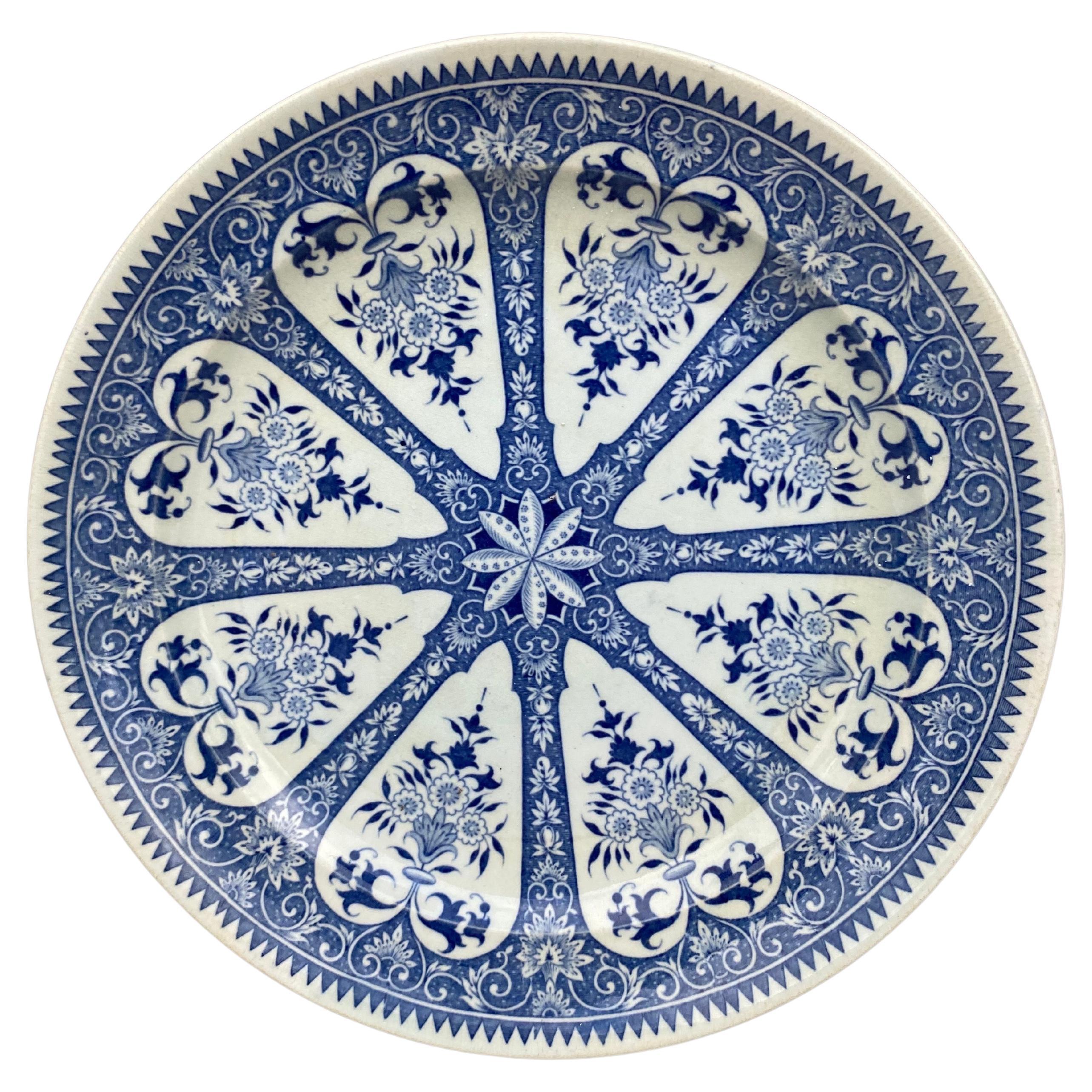 Assiette à dîner en faïence bleue et blanche du 19ème siècle Sarreguemines