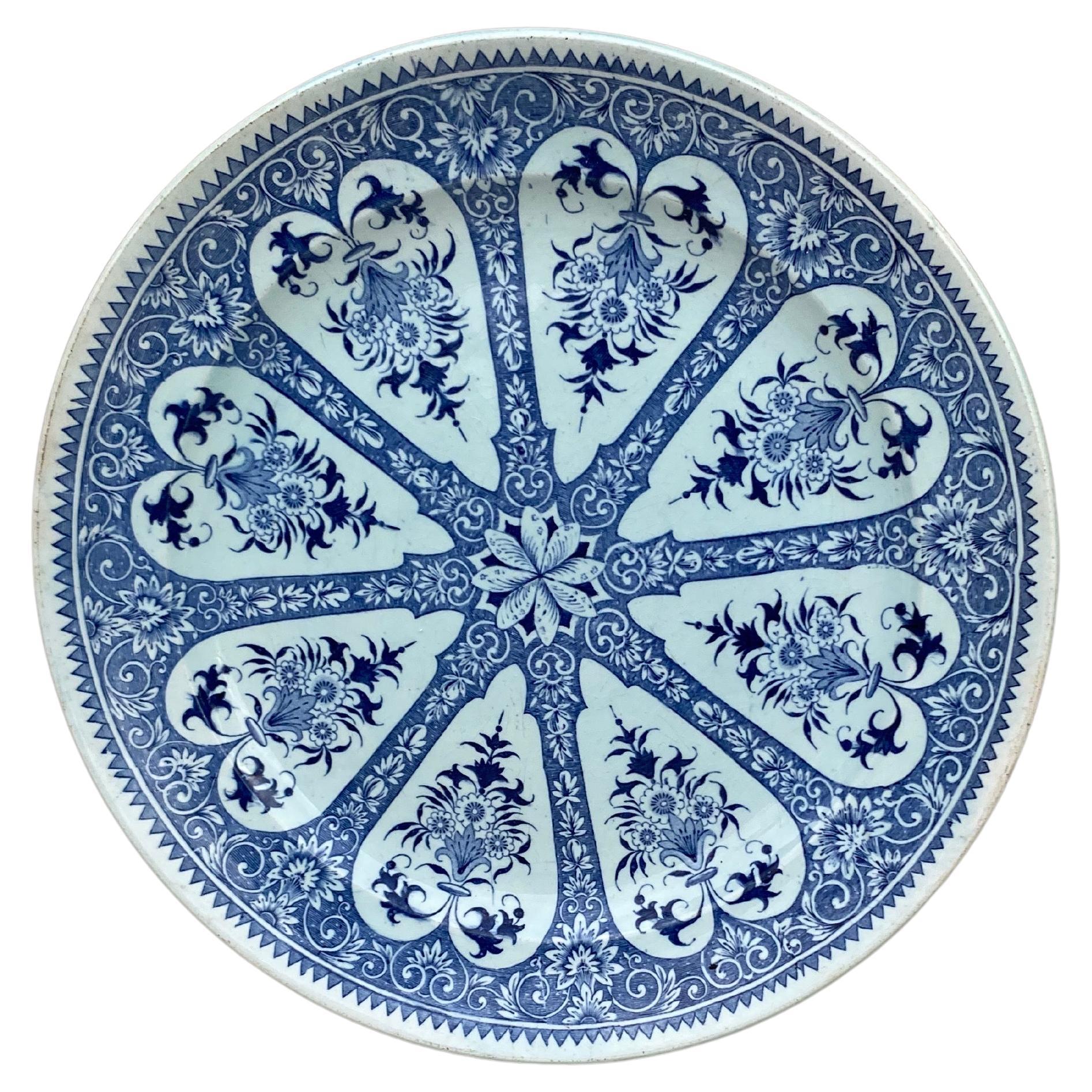 Französischer blau-weißer Fayence-Essteller aus Sarreguemines aus dem 19. Jahrhundert