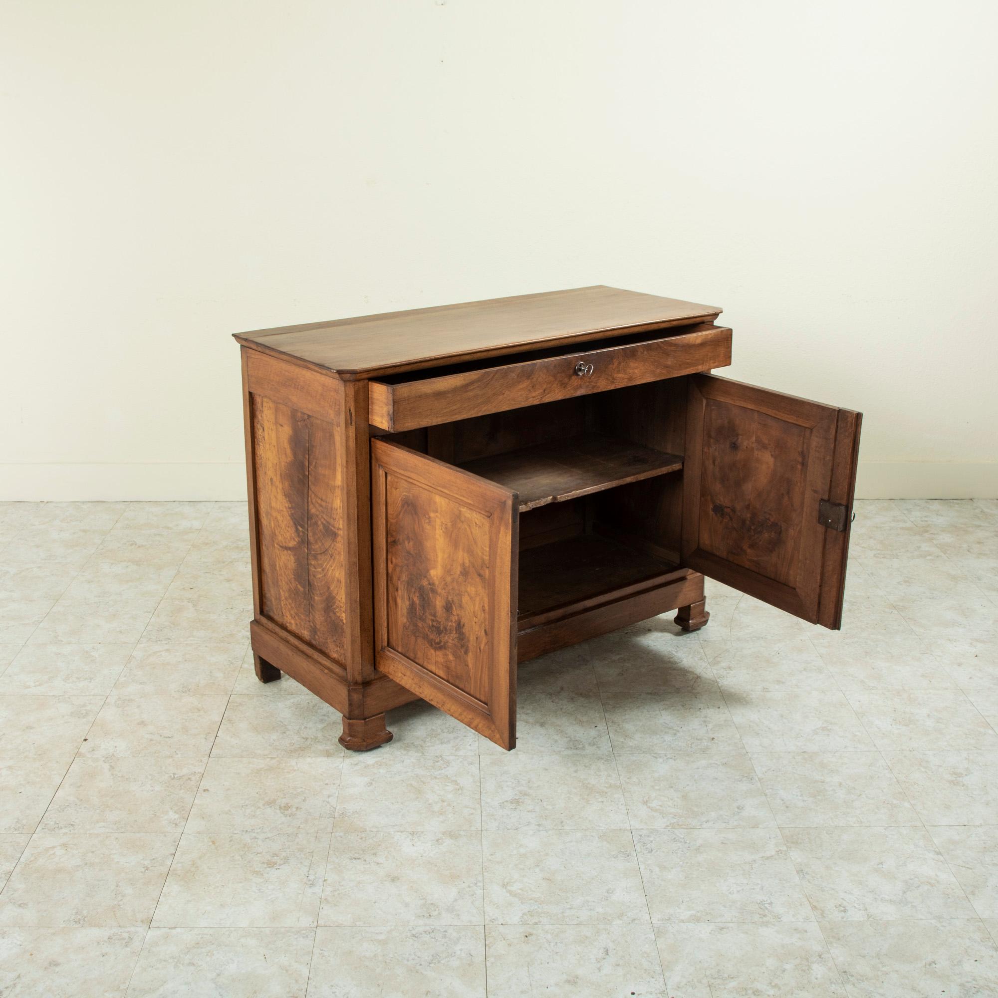 19th Century French Book Matched Walnut Louis Philippe Period Buffet, Sideboard 2