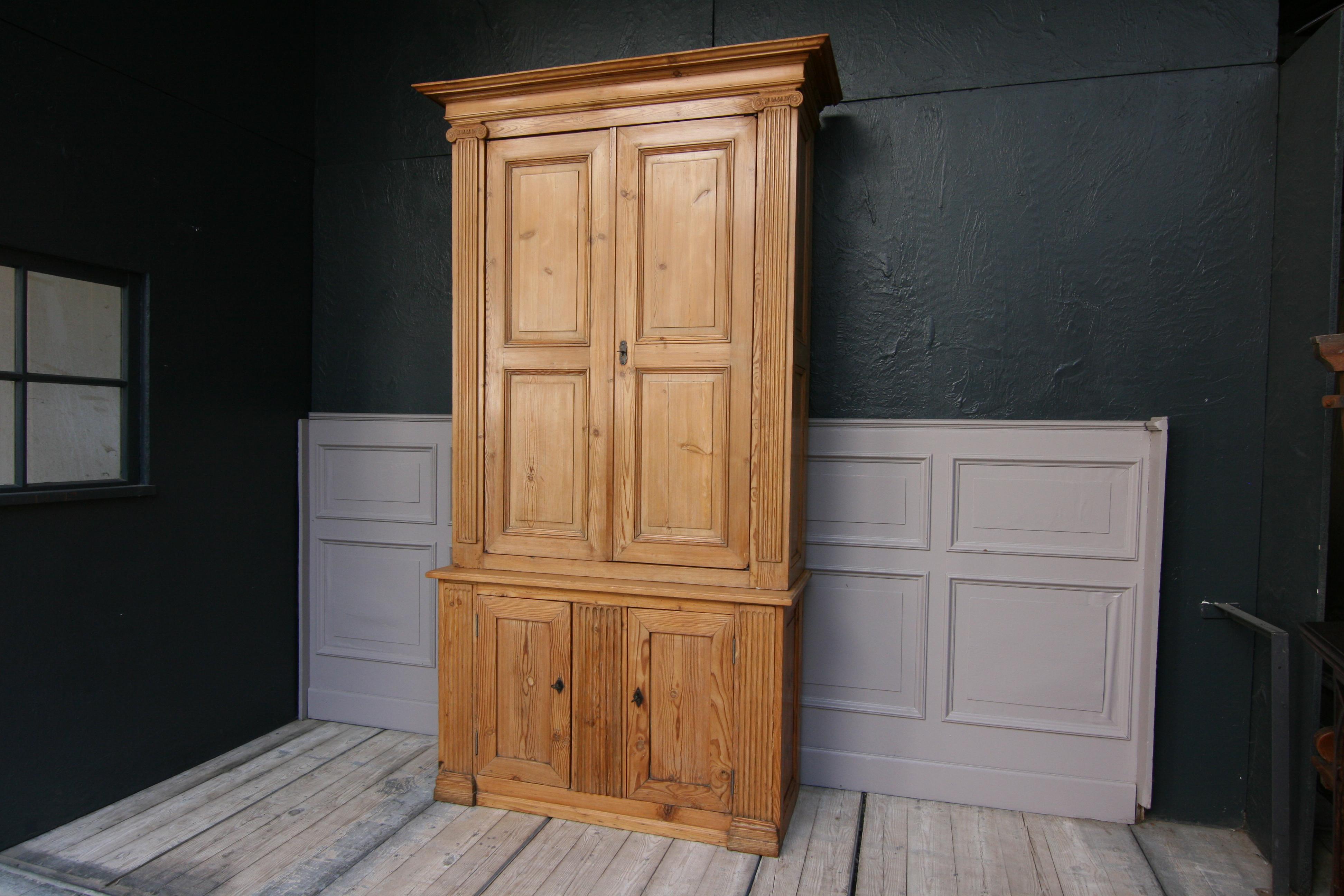 19th Century French Renaissance Revival Bookcase Cabinet Made of Pine For Sale 2