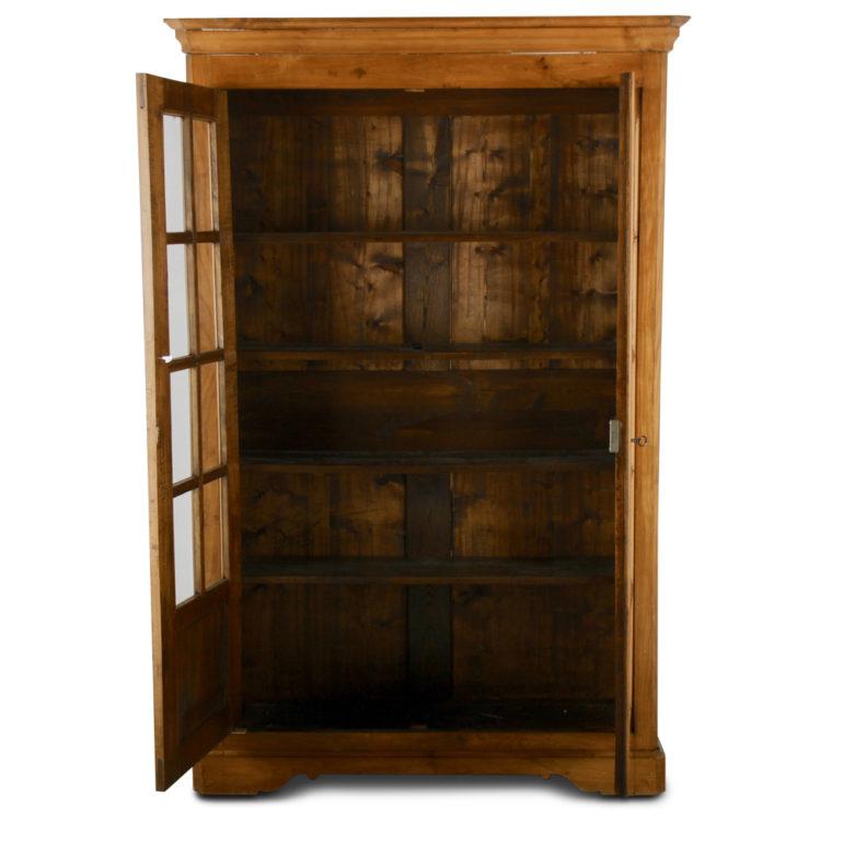 19th Century French Bookcase In Good Condition In Vancouver, British Columbia