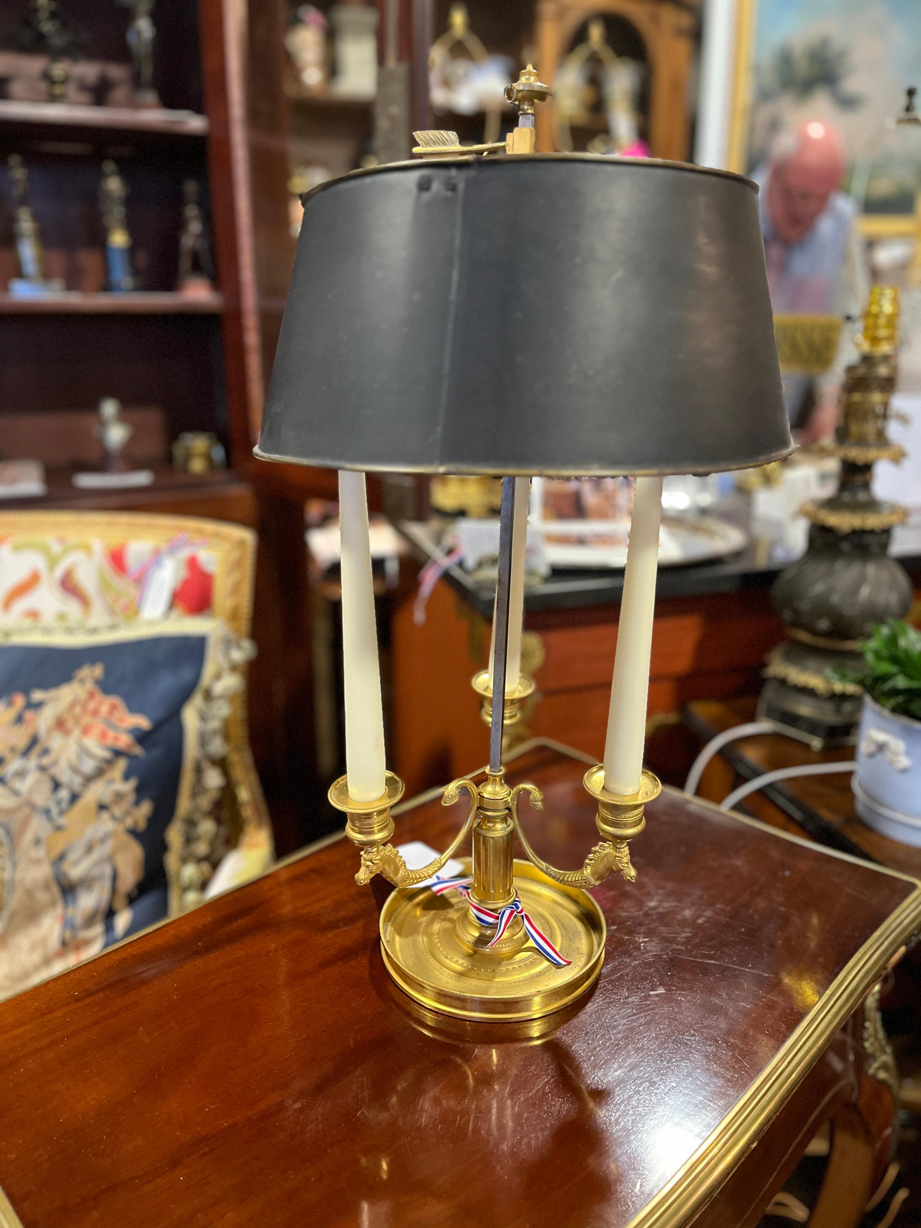 Französische Bouillotte-Lampe des 19. Jahrhunderts.