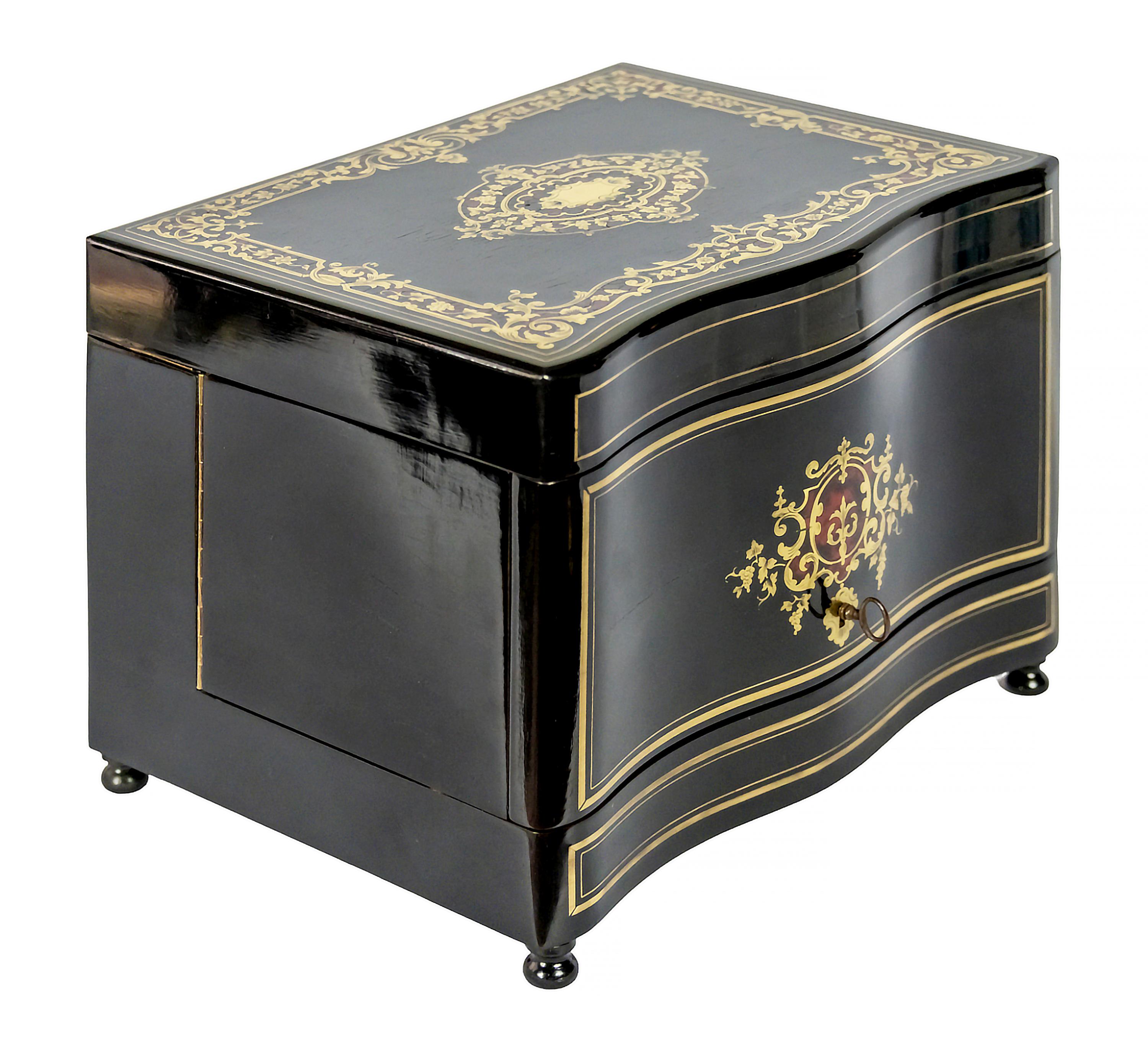 19th Century French Boulle Napoleon III Liqueur Cave Box In Good Condition For Sale In Vilnius, LT