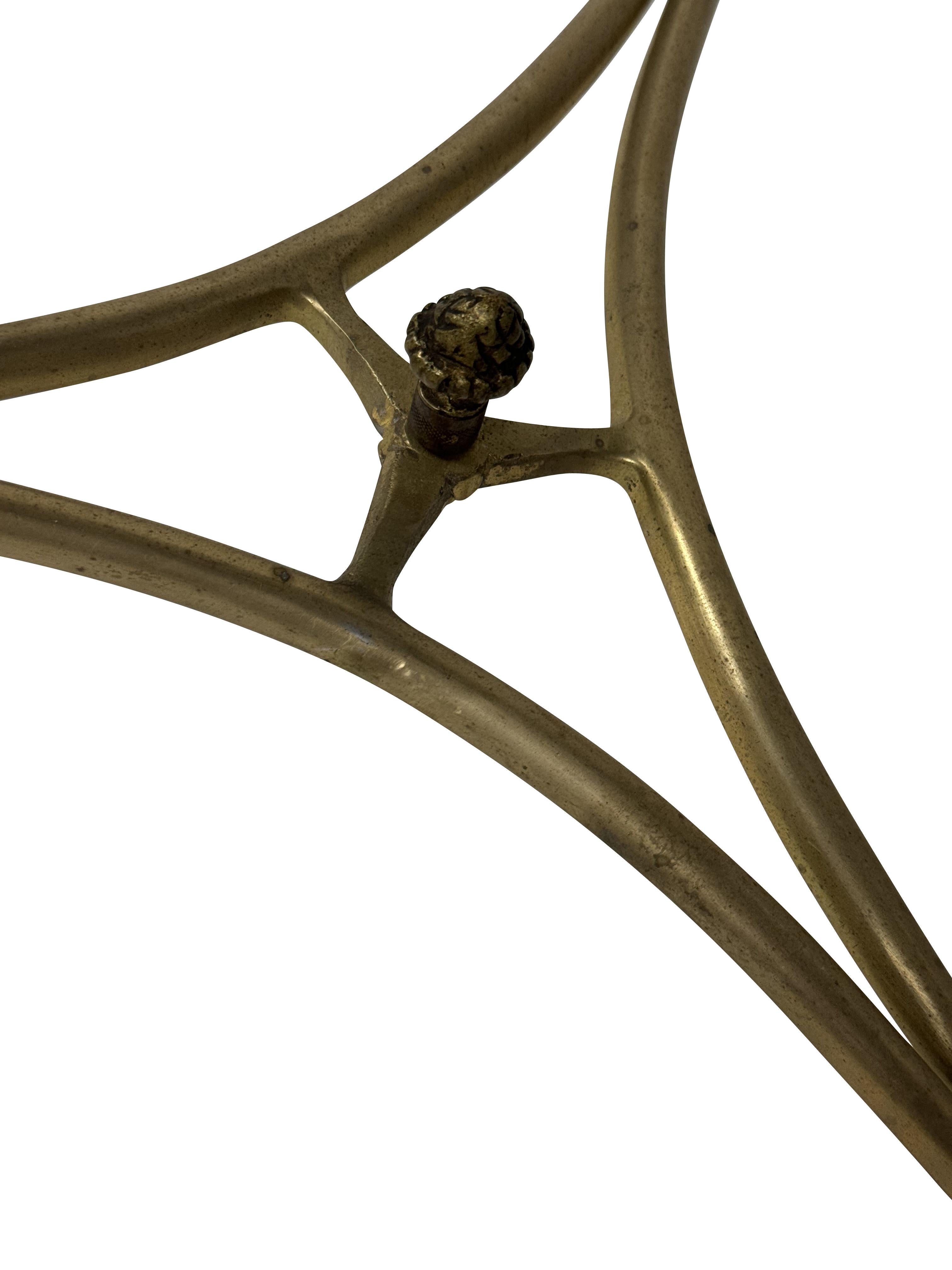 XIXe siècle Table de Gueridon en laiton et marbre noir du 19e siècle en vente
