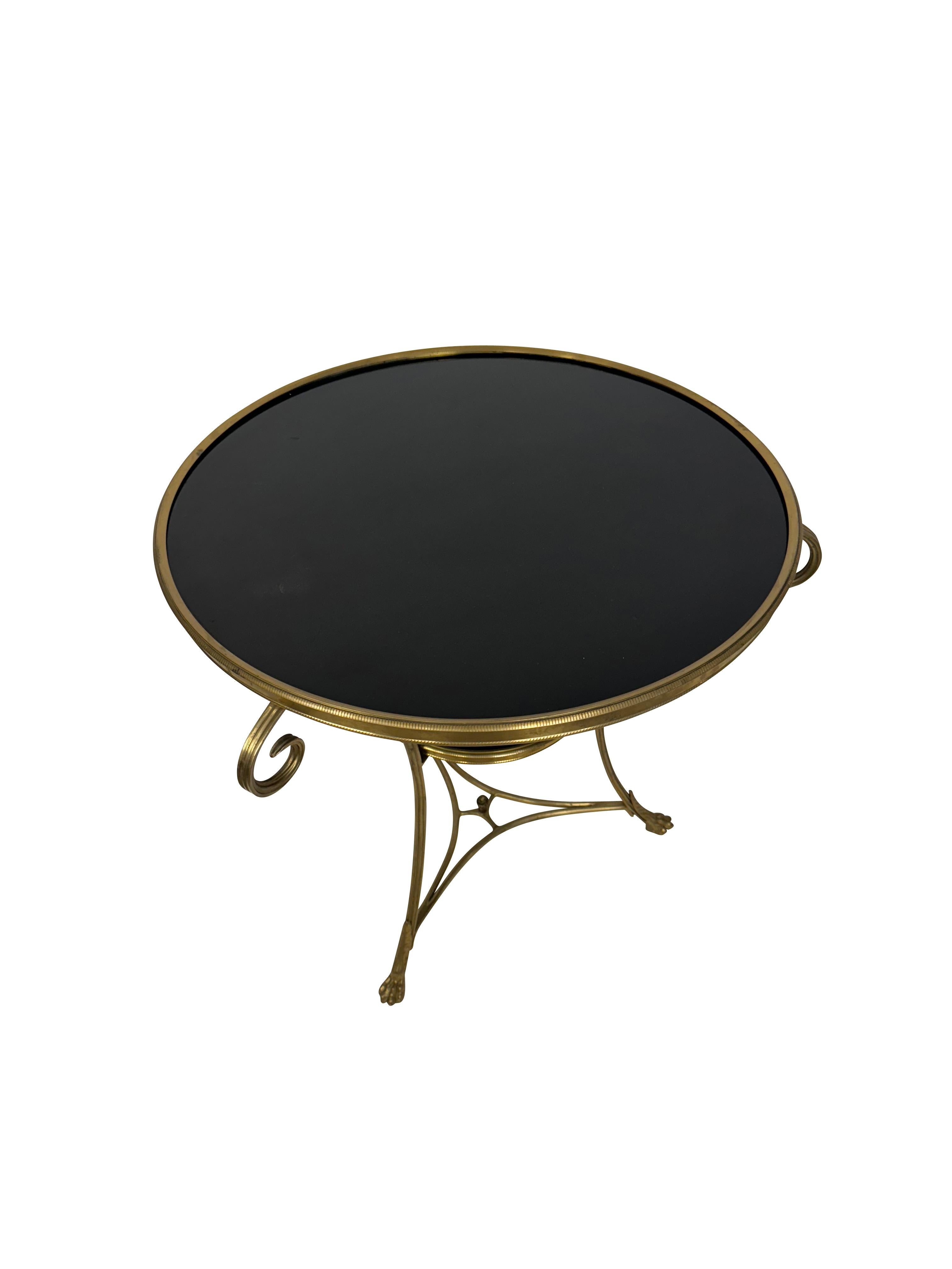 Table de Gueridon en laiton et marbre noir du 19e siècle en vente 1