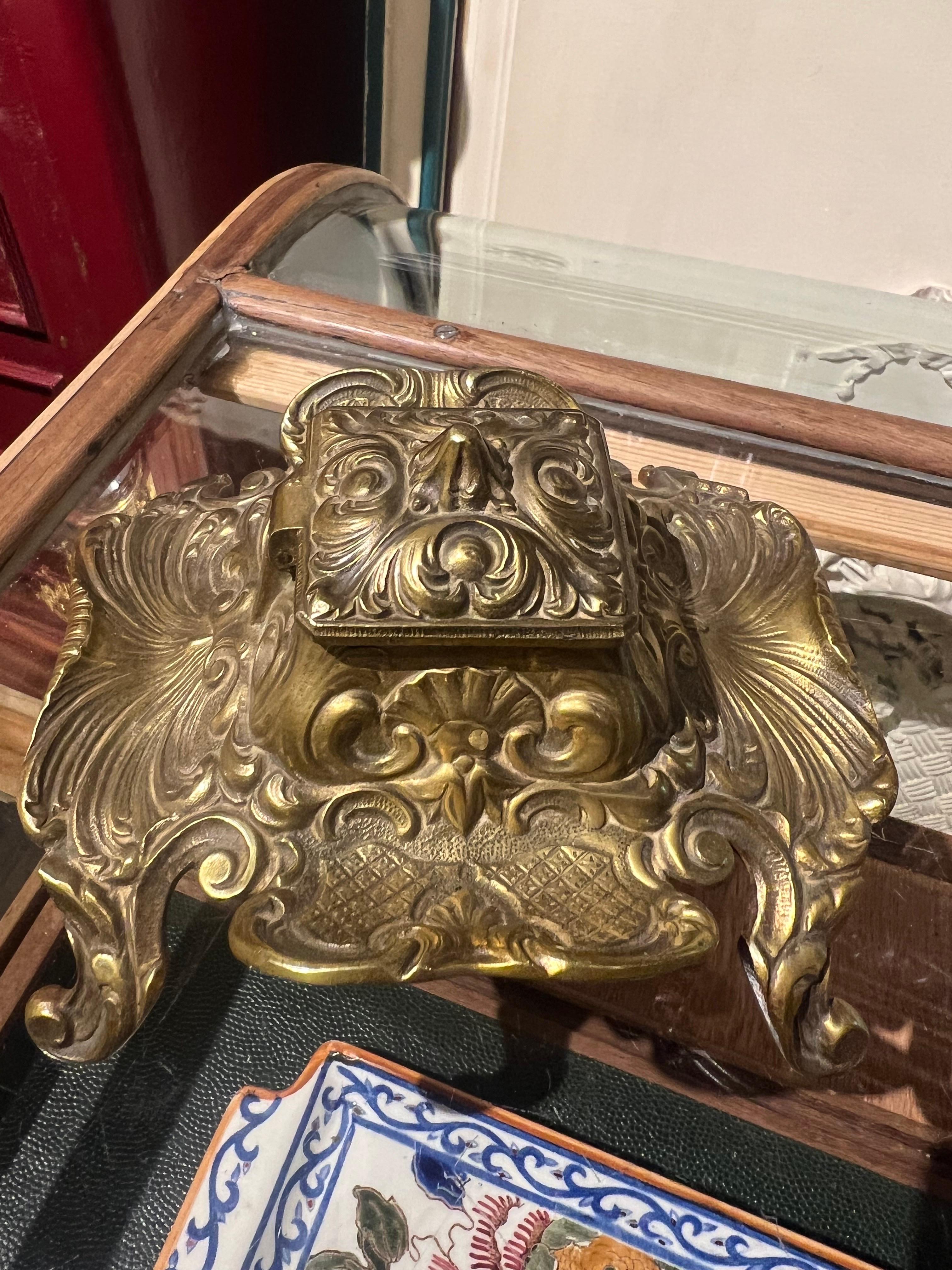 19th Century French Brass Antique Engraved and Signed Inkwell Louis XV Style For Sale 4