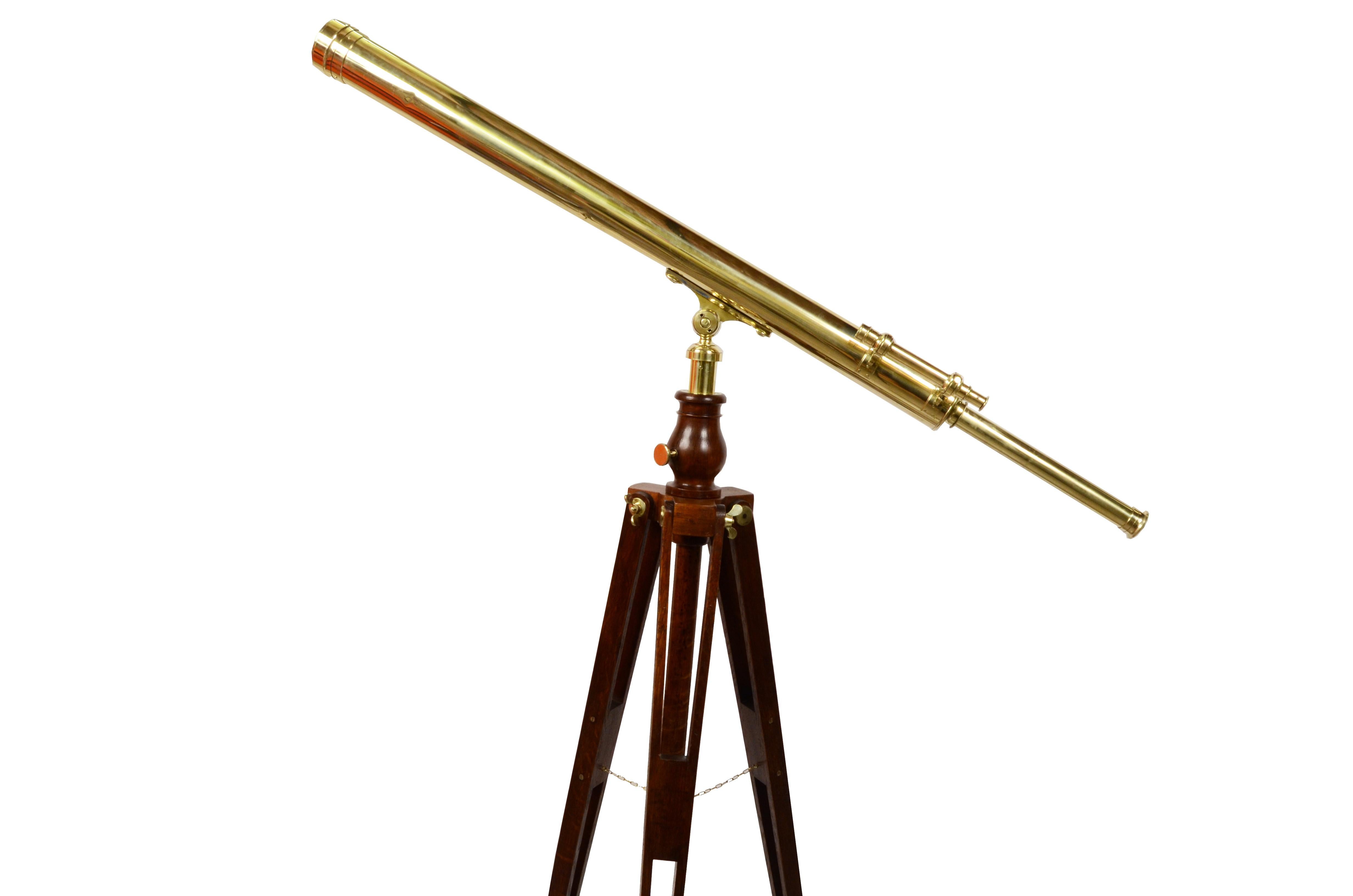 Brass astronomical telescope, focusing with one extension with rack and view finder, with on adjustable wood tripod. Signed Gregoire Opticien 14 Quai St. Antoine Lyon, second half XIX century. 
Very good condition and perfectly working. 
Height of