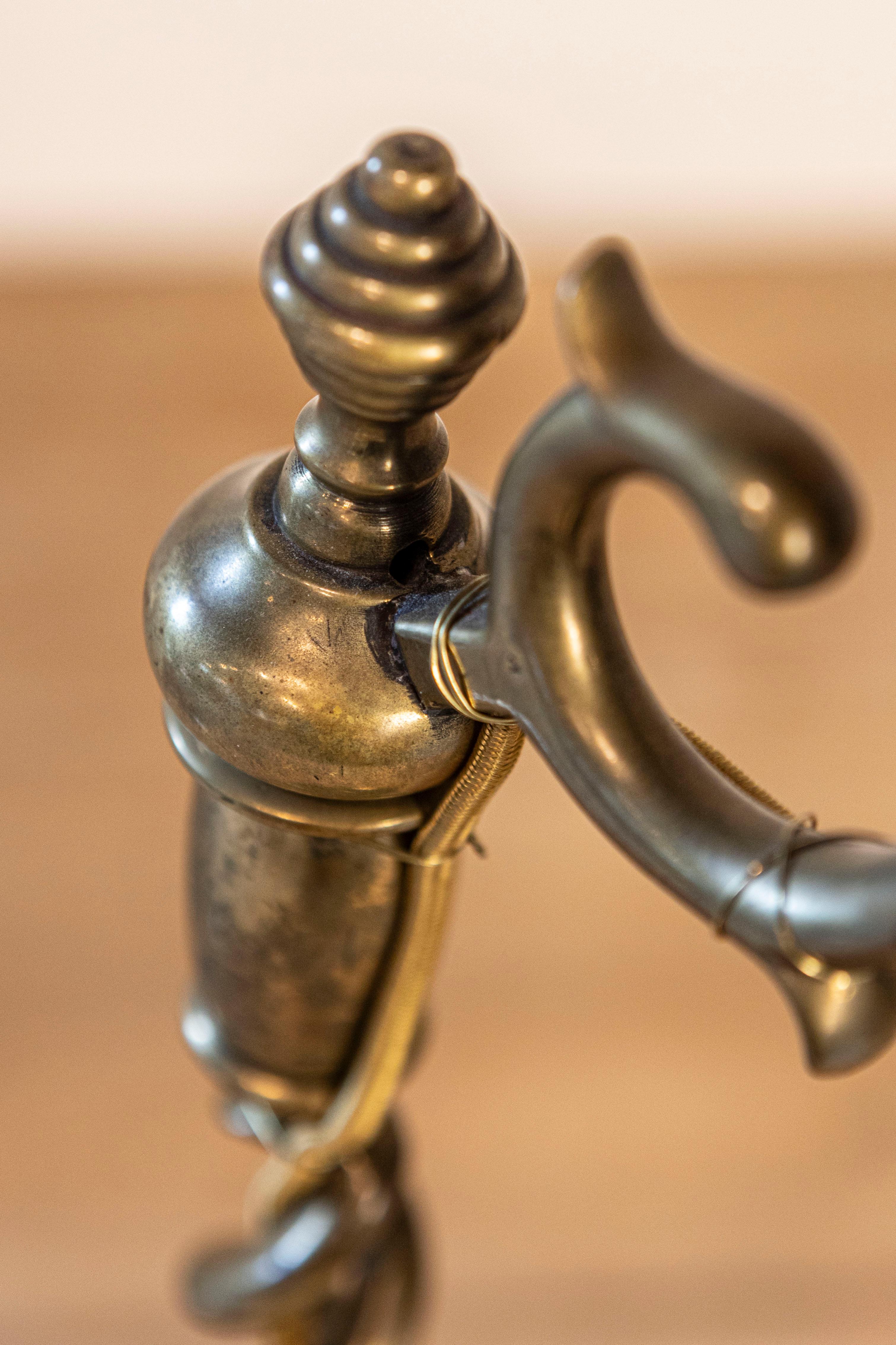 Lámpara francesa de latón del siglo XIX Circa 1870 Latón en venta