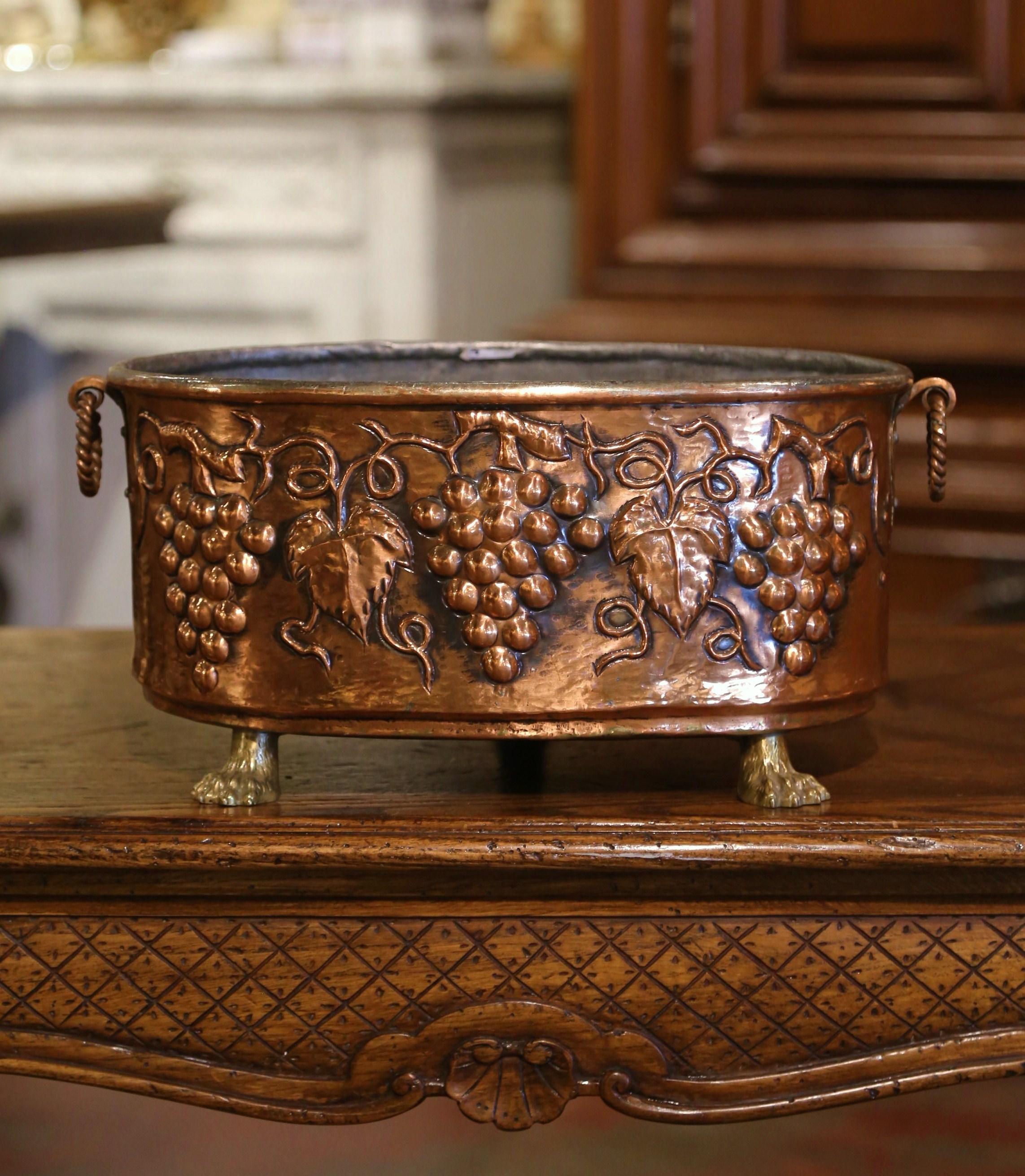 19th Century, French Brass Cache-Pot with Repousse Grape and Vine Decor In Excellent Condition In Dallas, TX