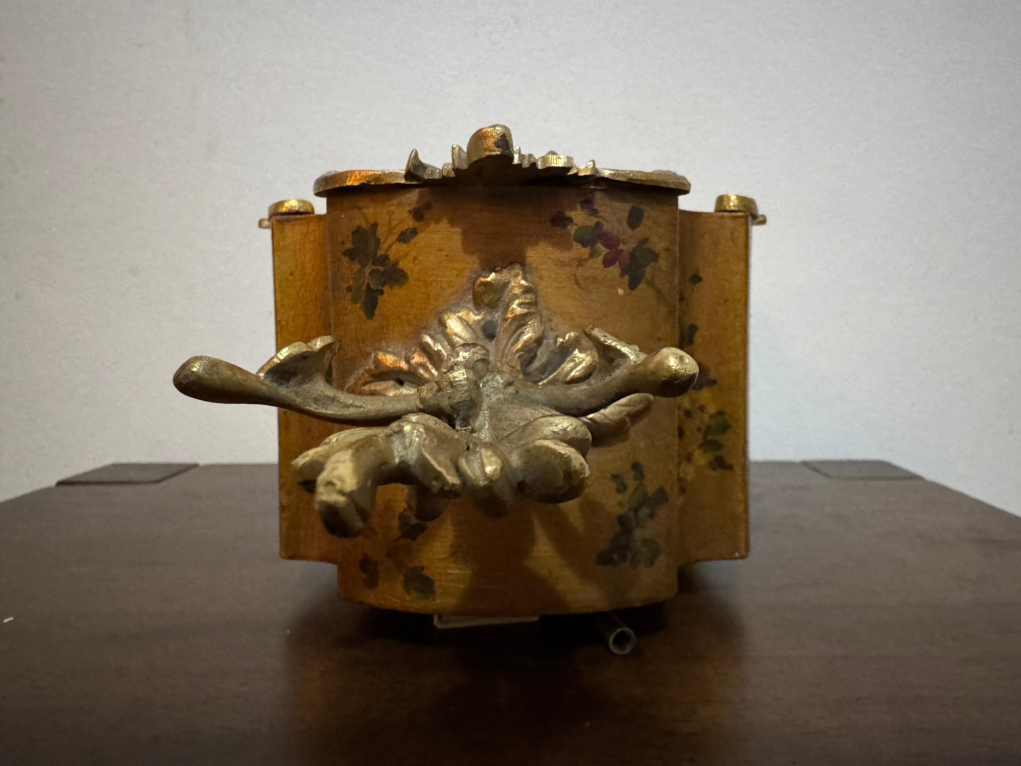 19th Century French brass mounted Louis XV-style mantel clock For Sale 8