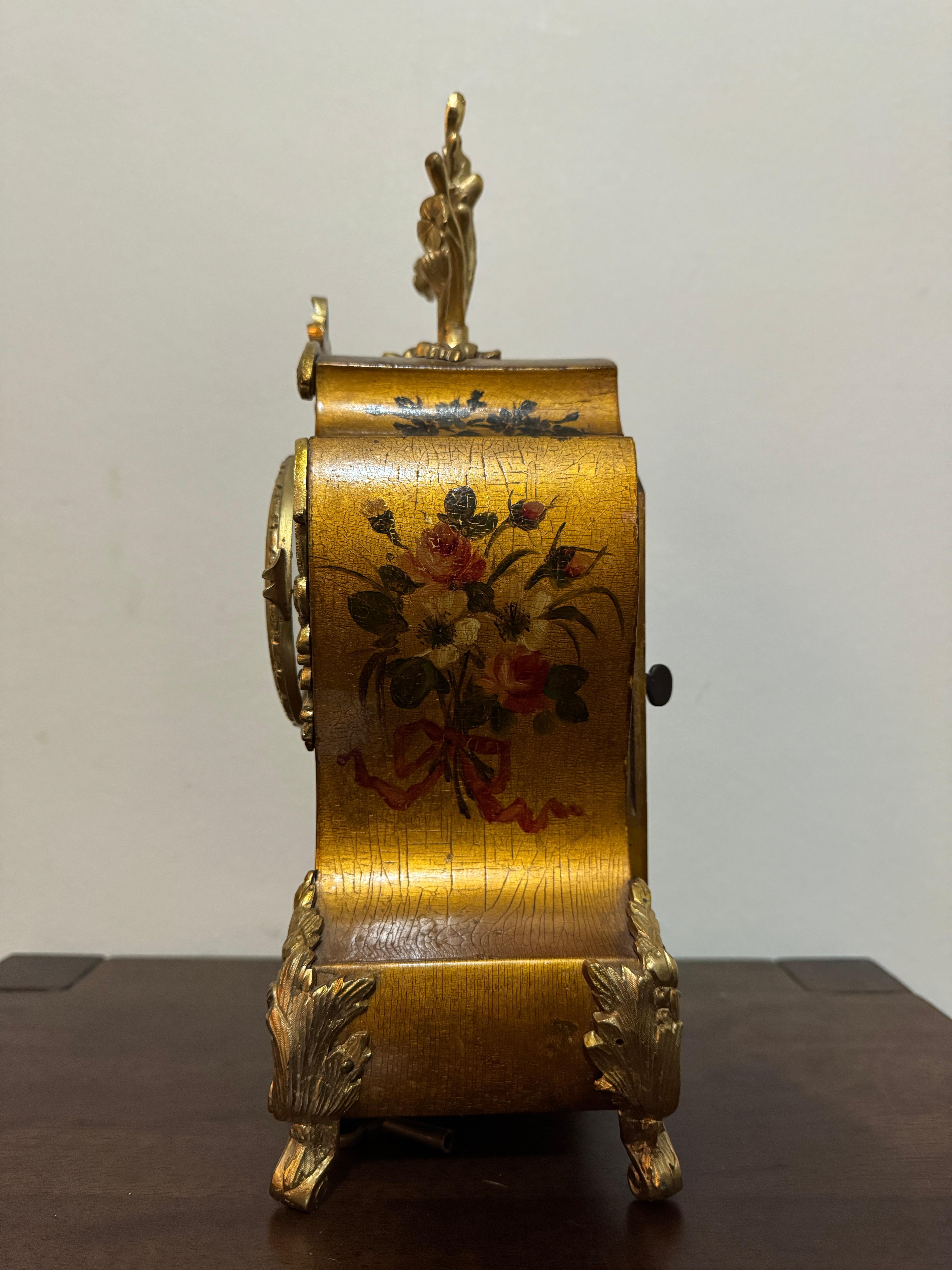 19th Century French brass mounted Louis XV-style mantel clock In Good Condition For Sale In Basildon, GB