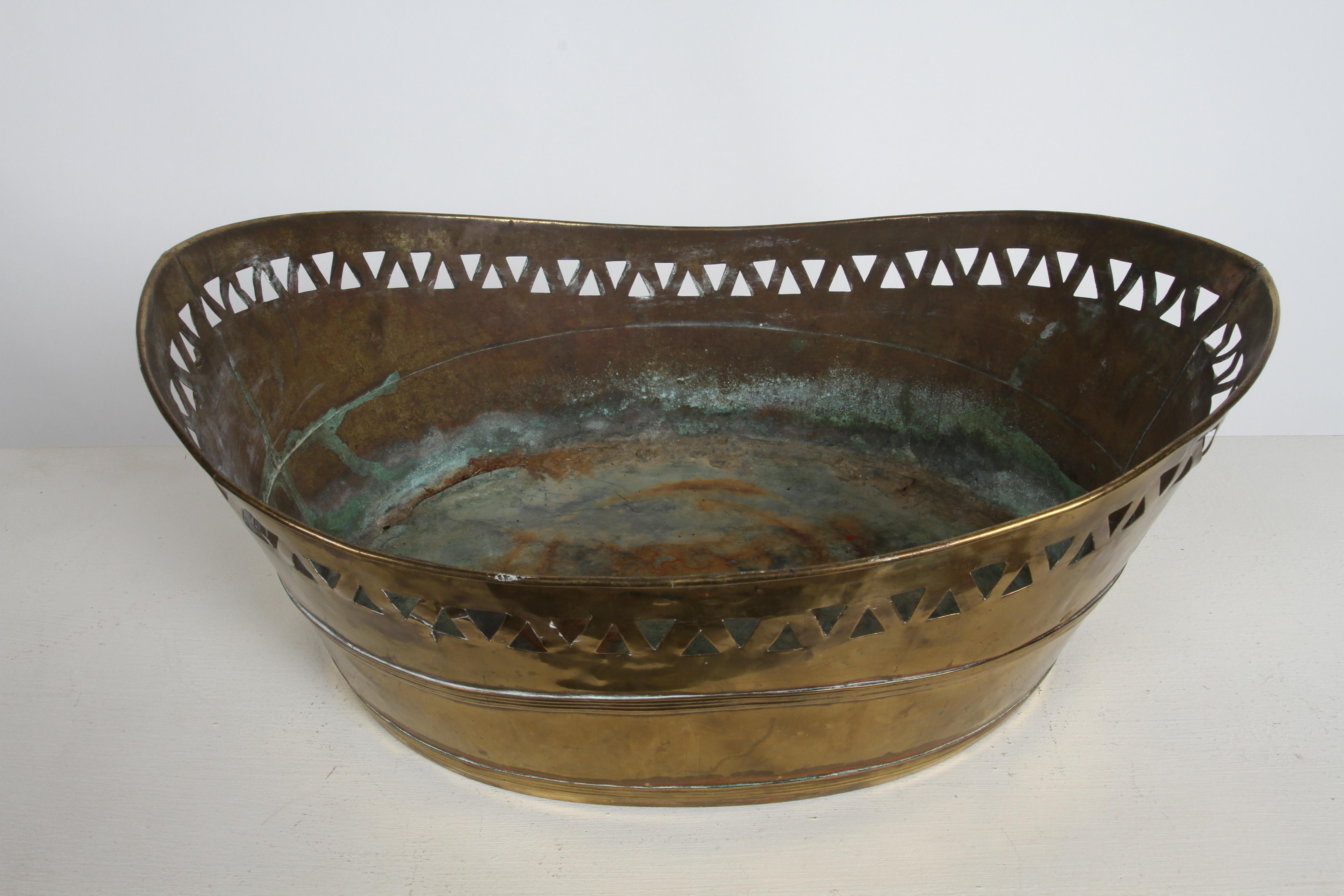 19th Century French Brass Oval Jardinière with Pierced Design & Lions Heads For Sale 5