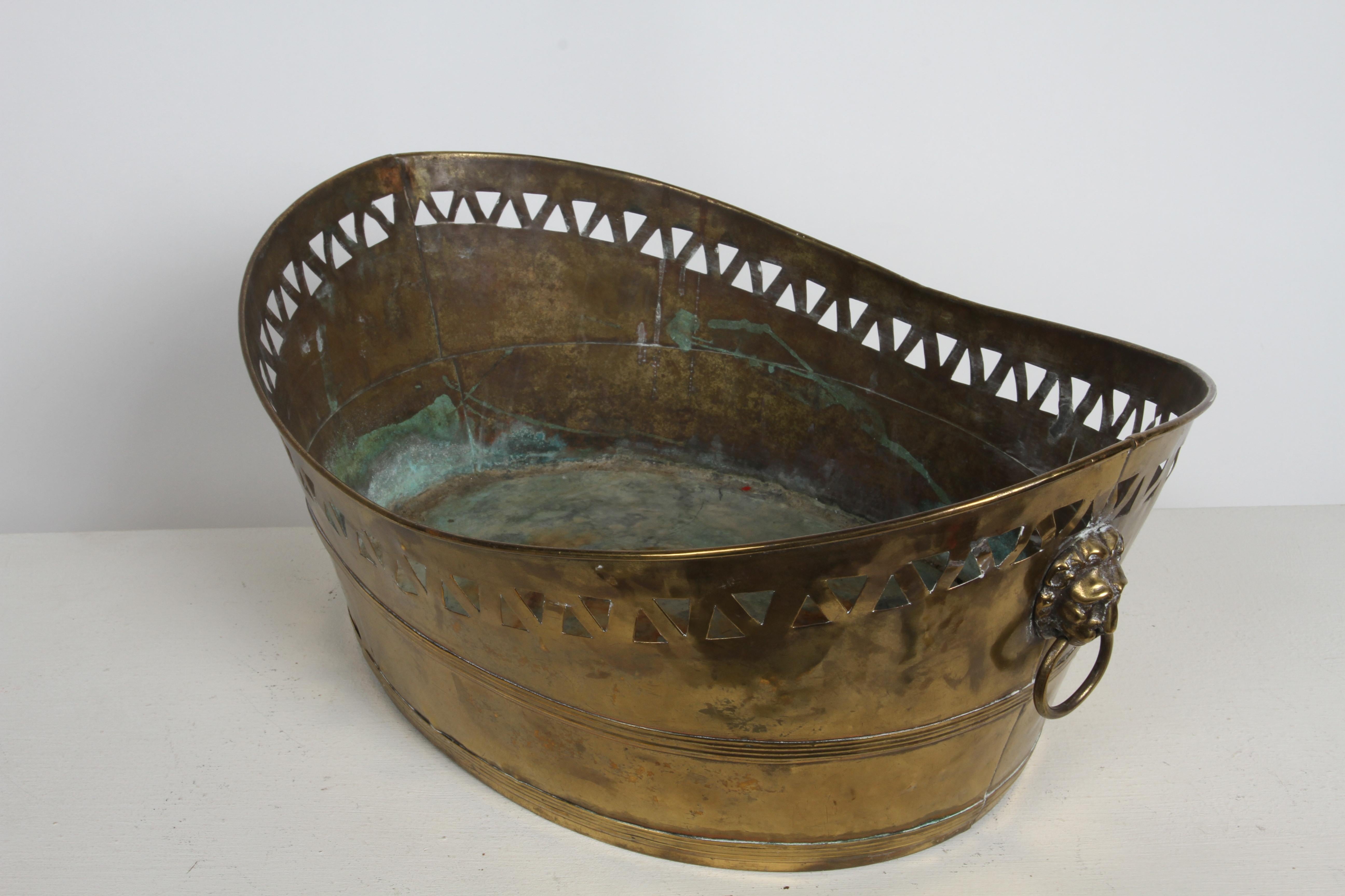 19th Century French Brass Oval Jardinière with Pierced Design & Lions Heads For Sale 11