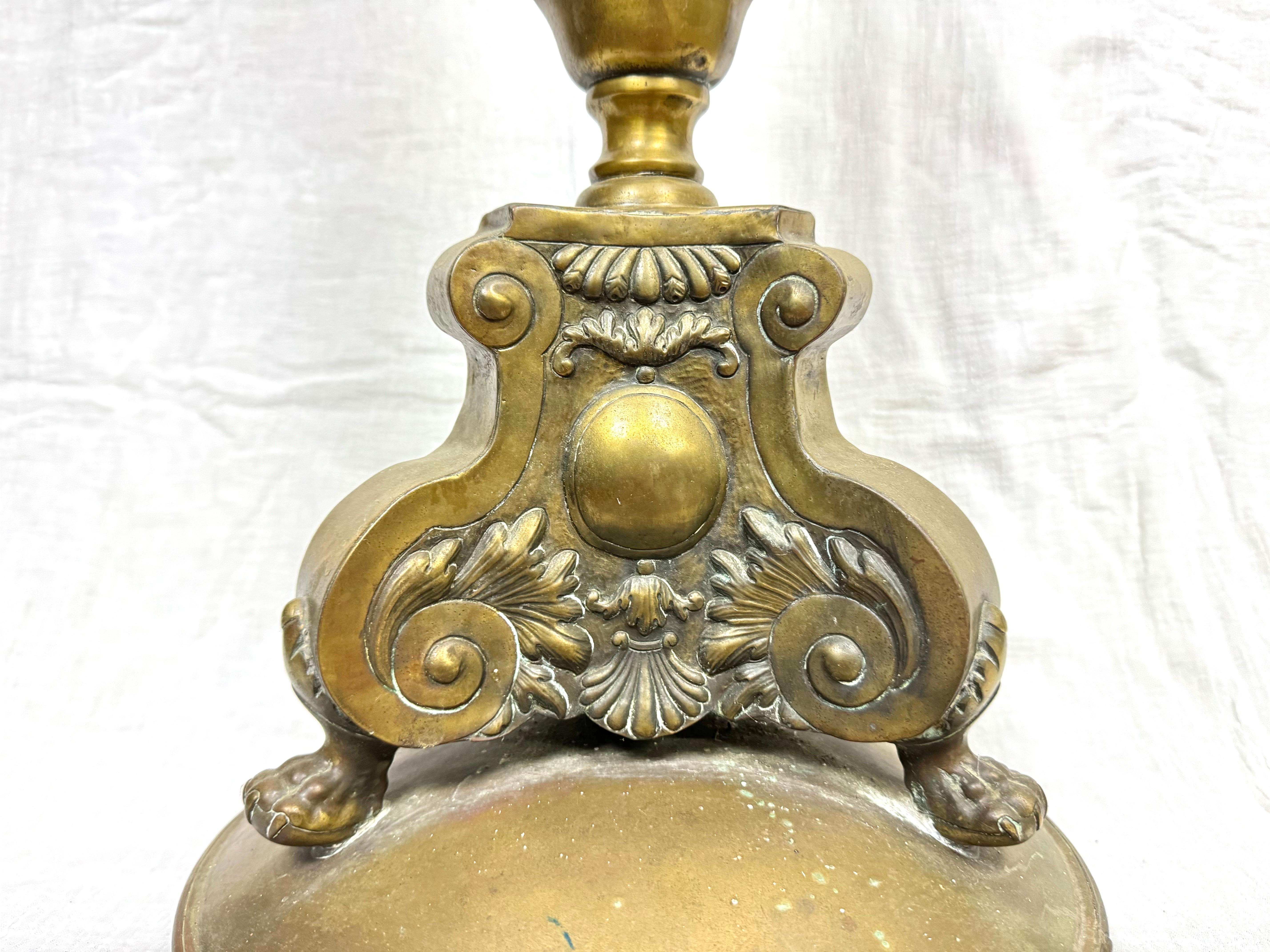 Cacharrero o Jardinera de latón repoussé francés del siglo XIX en venta 5