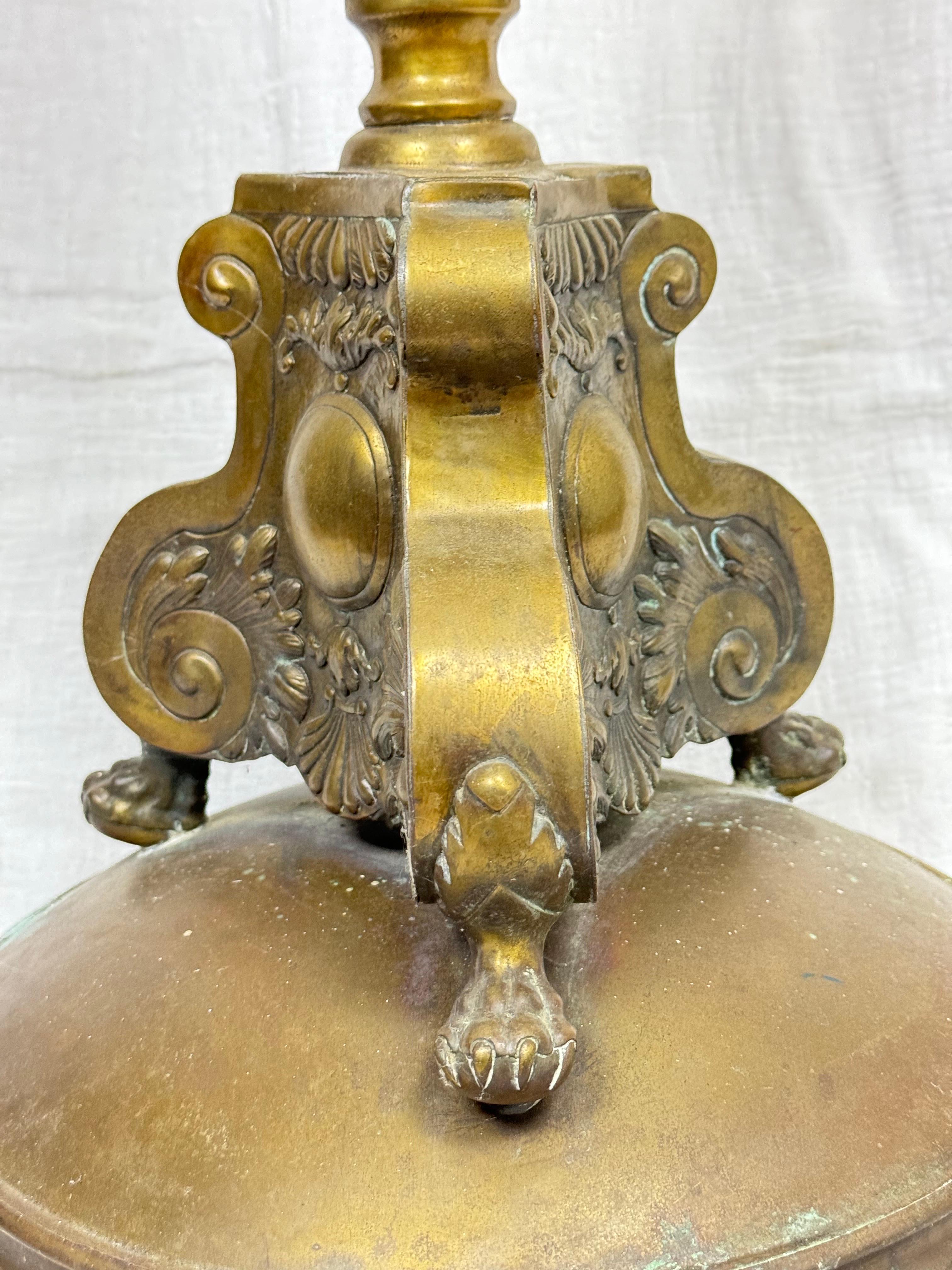 Cacharrero o Jardinera de latón repoussé francés del siglo XIX en venta 6
